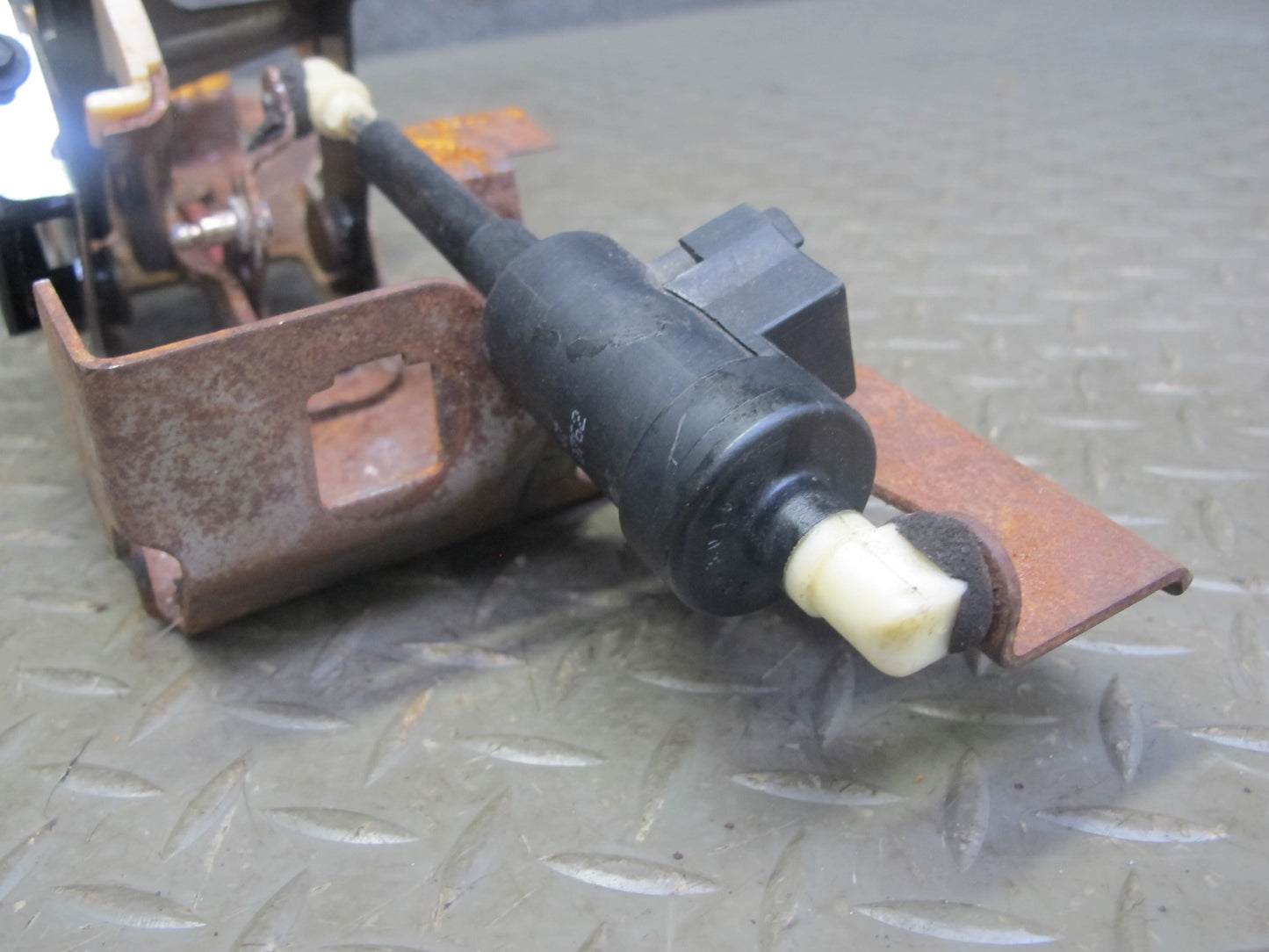 97-02 Pontiac Firebird LS1 A/T Automatic Transmission Gear Shifter Selector OEM
