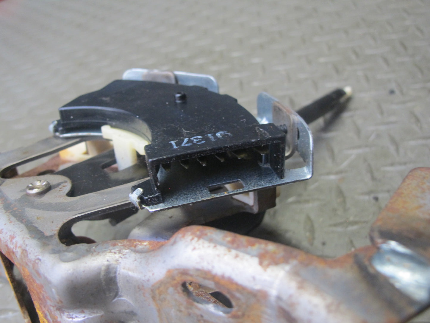 97-02 Pontiac Firebird LS1 A/T Automatic Transmission Gear Shifter Selector OEM