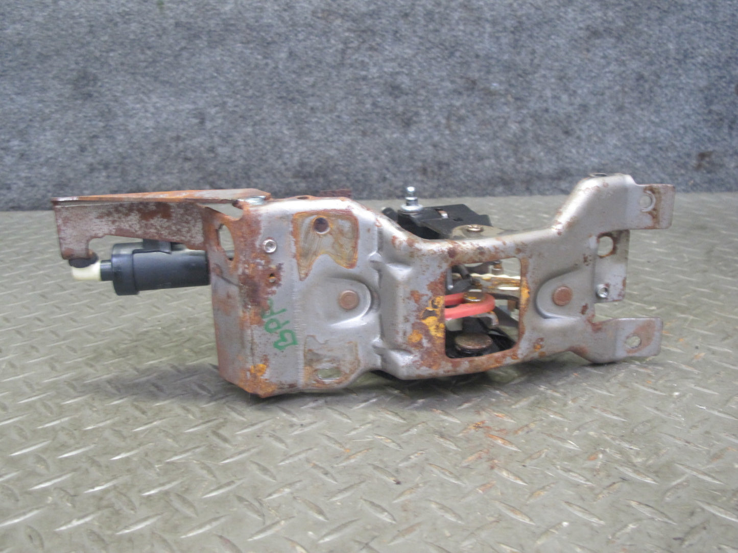 97-02 Pontiac Firebird LS1 A/T Automatic Transmission Gear Shifter Selector OEM