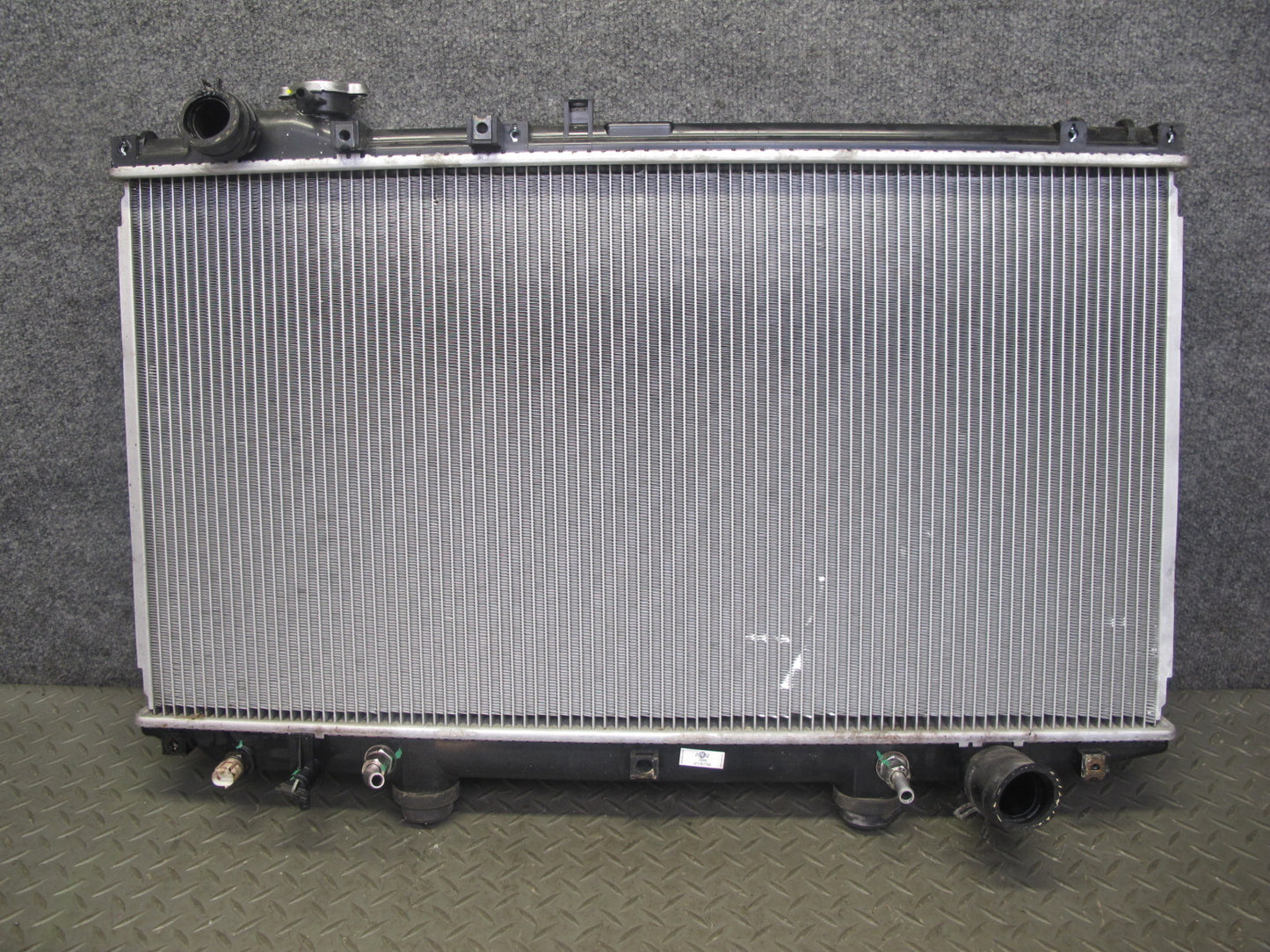 98-05 Lexus JZS160L GS400 GS300 Engine Cooling Radiator CSF 2606