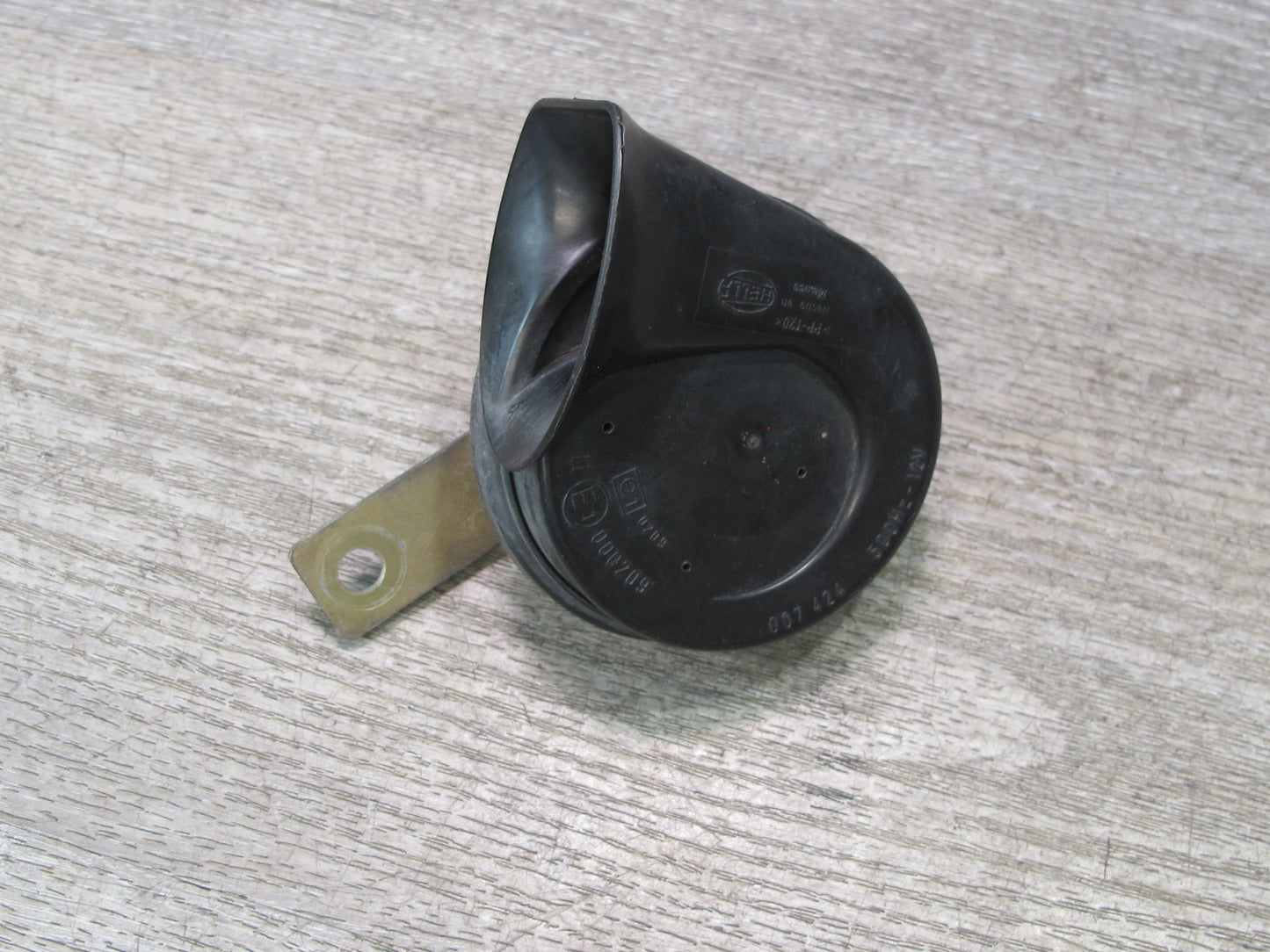 93-99 BMW E36 3-SERIES Set of 2 High & Low Tone Note Pitch Horn Signal OEM