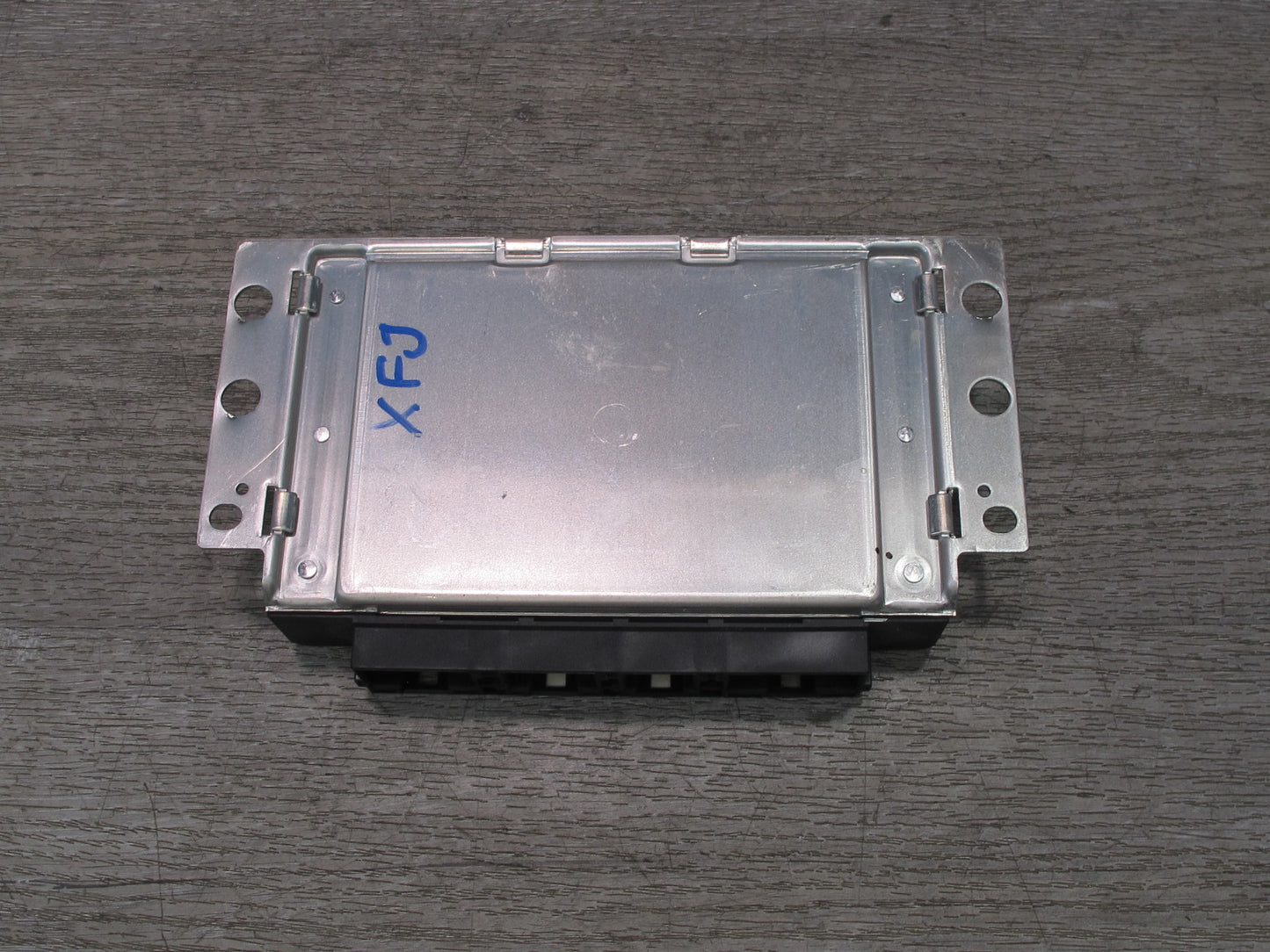 2010-2013 BMW E70 E71 X5M X6M Rear Differential Lock Control Module 7595847