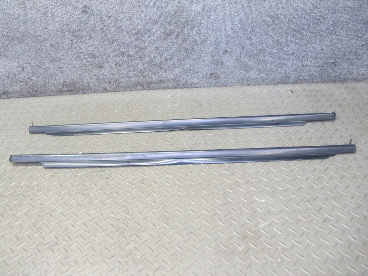 00-09 Honda S2000 Left & Right Door Window Molding Weatherstrip Molding Set OEM