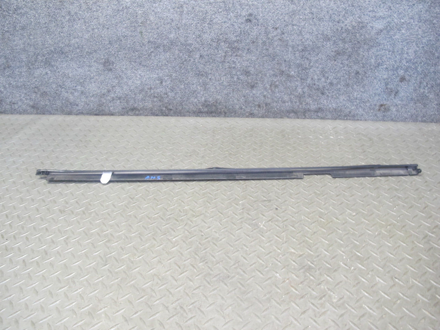 00-09 Honda S2000 Left & Right Door Window Molding Weatherstrip Molding Set OEM