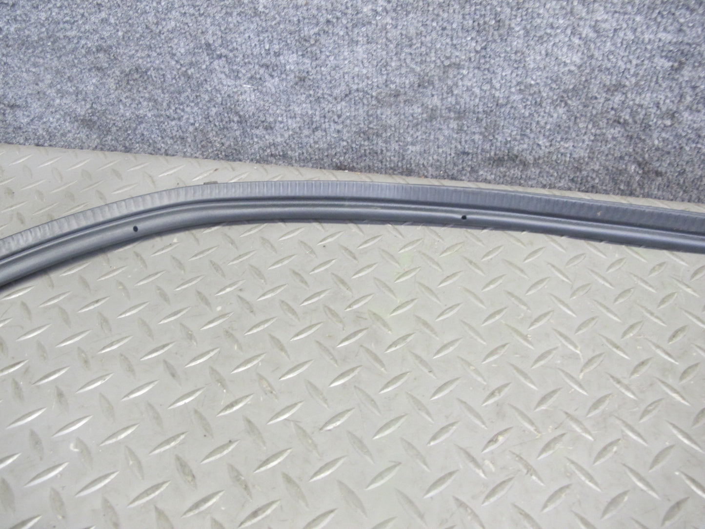 01-06 BMW E46 Convertible Folding TOP Roof Flap Weatherstrip Rubber Seal OEM