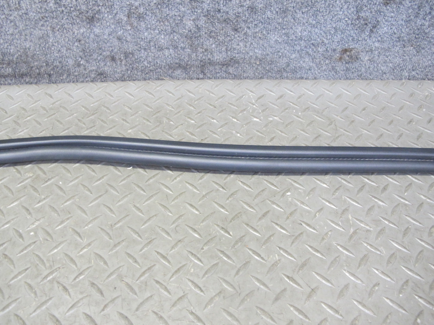 01-06 BMW E46 Convertible Rear Trunk Lid Weatherstrip Rubber Seal Gasket OEM