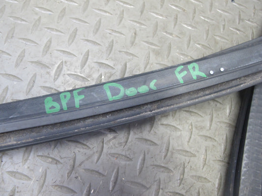 93-02 Pontiac Firebird Coupe T-top Right Door Weatherstrip Rubber Seal OEM