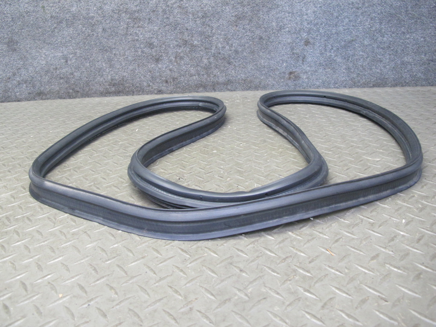 00-09 Honda S2000 Rear Trunk Lid Weatherstrip Rubber Seal Gasket OEM