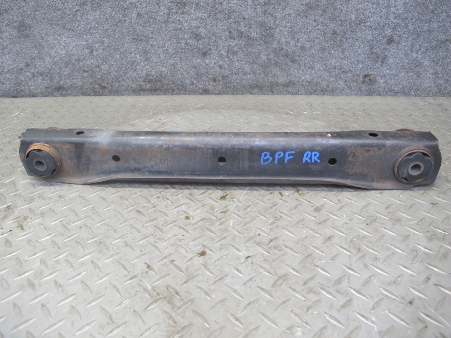 93-02 Pontiac Firebird Camaro Rear Suspension Left & Right Lower Control Arm OEM