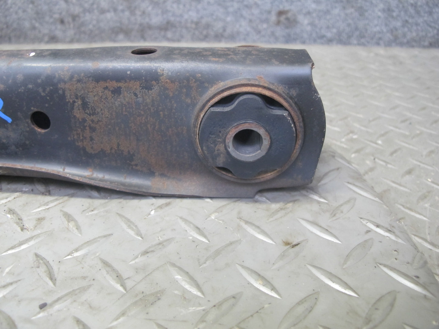 93-02 Pontiac Firebird Camaro Rear Suspension Left & Right Lower Control Arm OEM