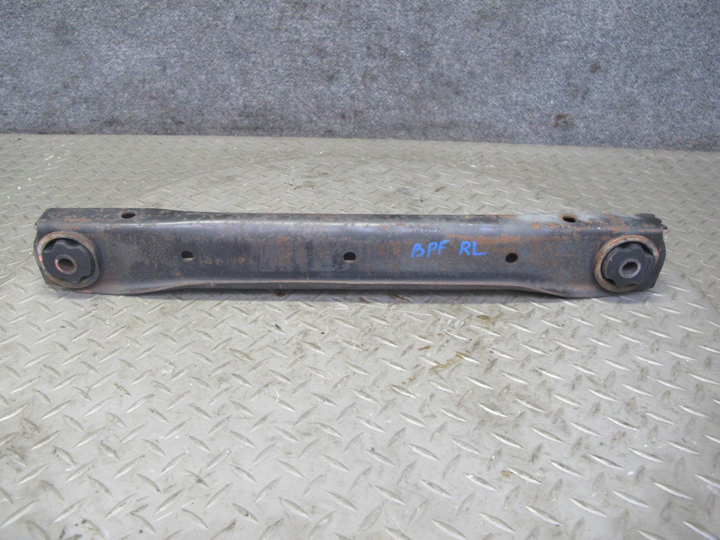 93-02 Pontiac Firebird Camaro Rear Suspension Left & Right Lower Control Arm OEM
