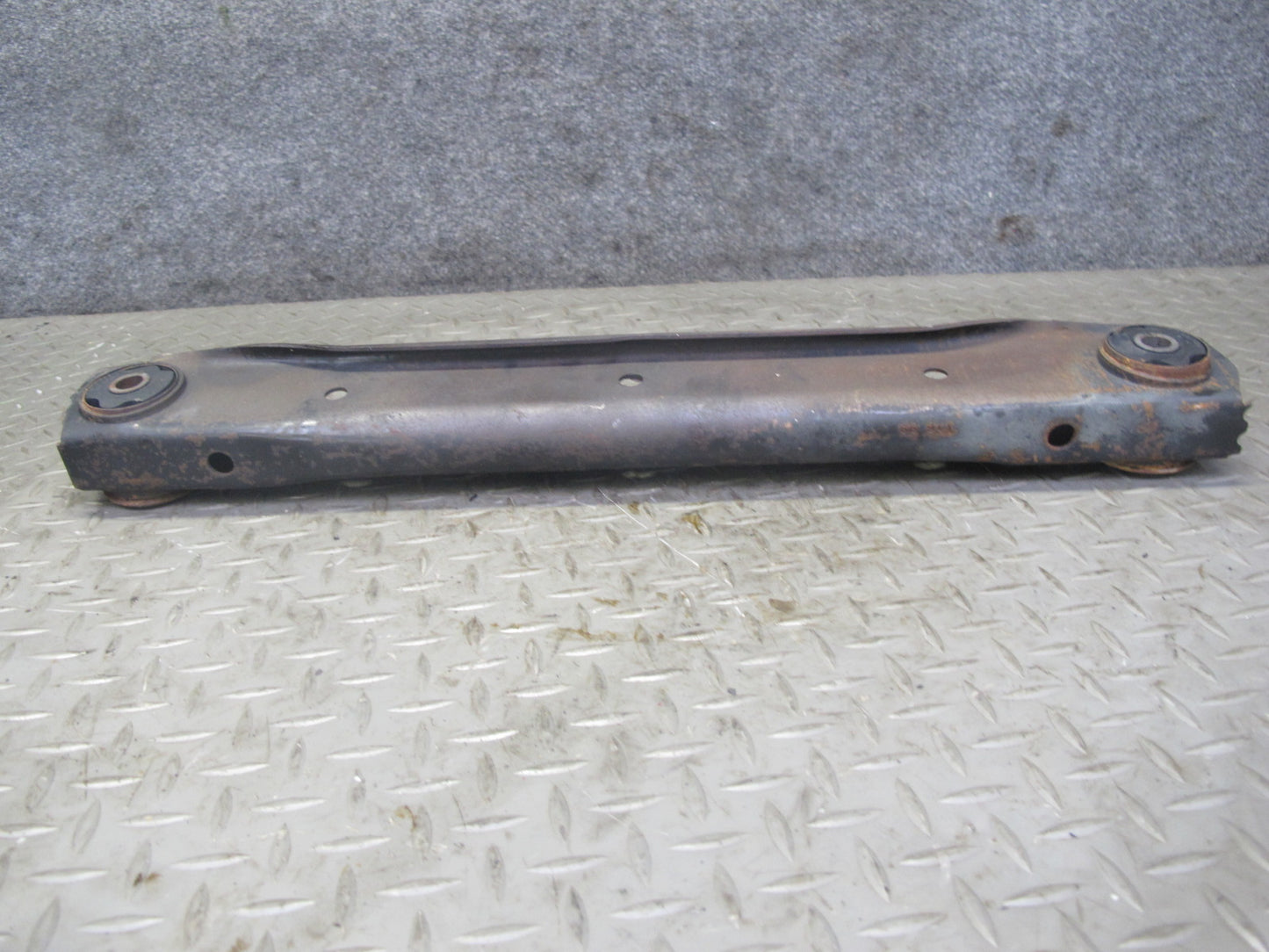 93-02 Pontiac Firebird Camaro Rear Suspension Left & Right Lower Control Arm OEM