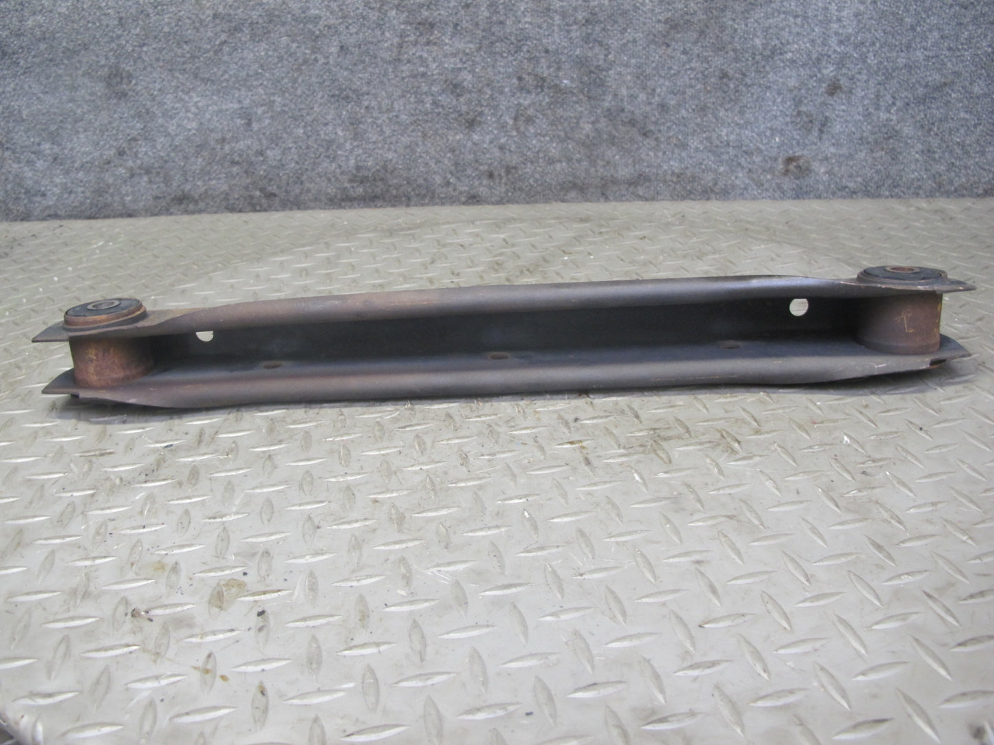 93-02 Pontiac Firebird Camaro Rear Suspension Left & Right Lower Control Arm OEM