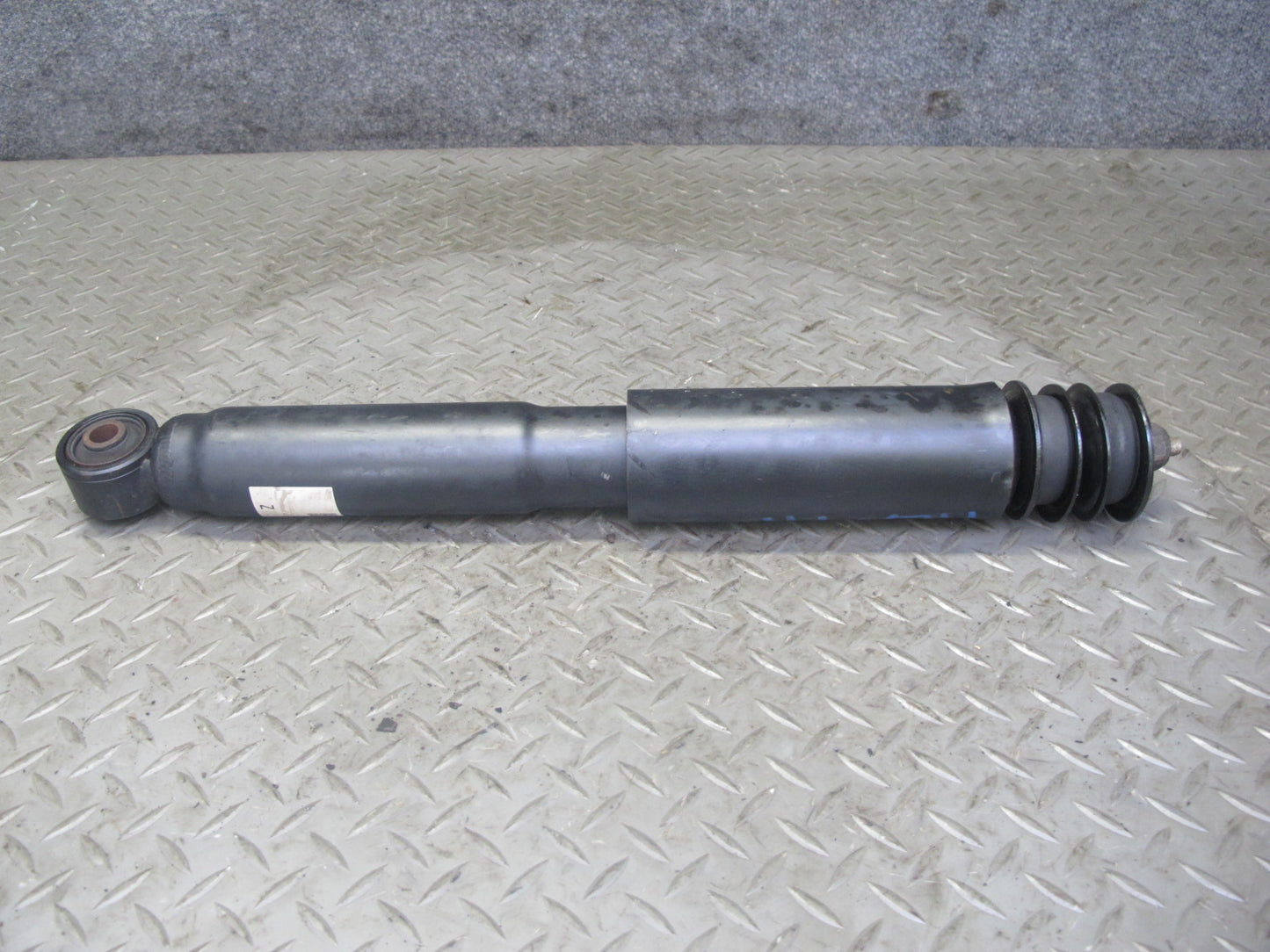 1998-2007 Lexus UZJ100L LX470 Front Left & Right Strut Shock Absorber Set of 2