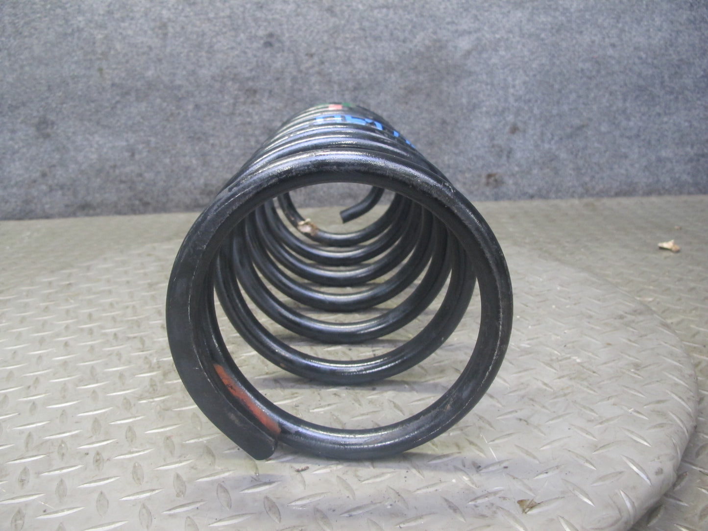 1998-2007 Lexus UZJ100L LX470 AWD Rear Left & Right Coil Spring Set of 2
