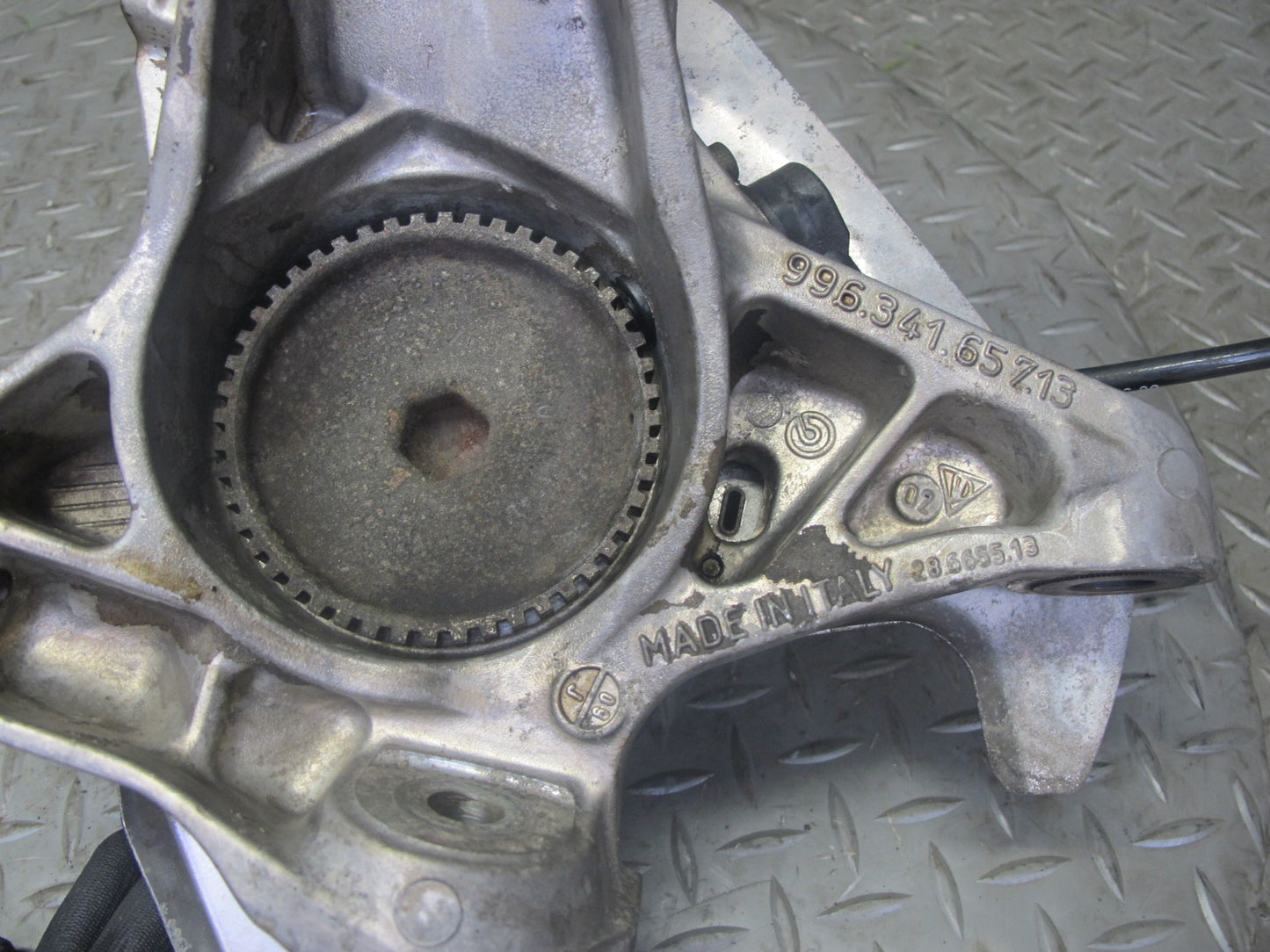 1997-2004 Porsche Boxster 986 Front Left Side Spindle Knuckle Wheel Hub Bearing
