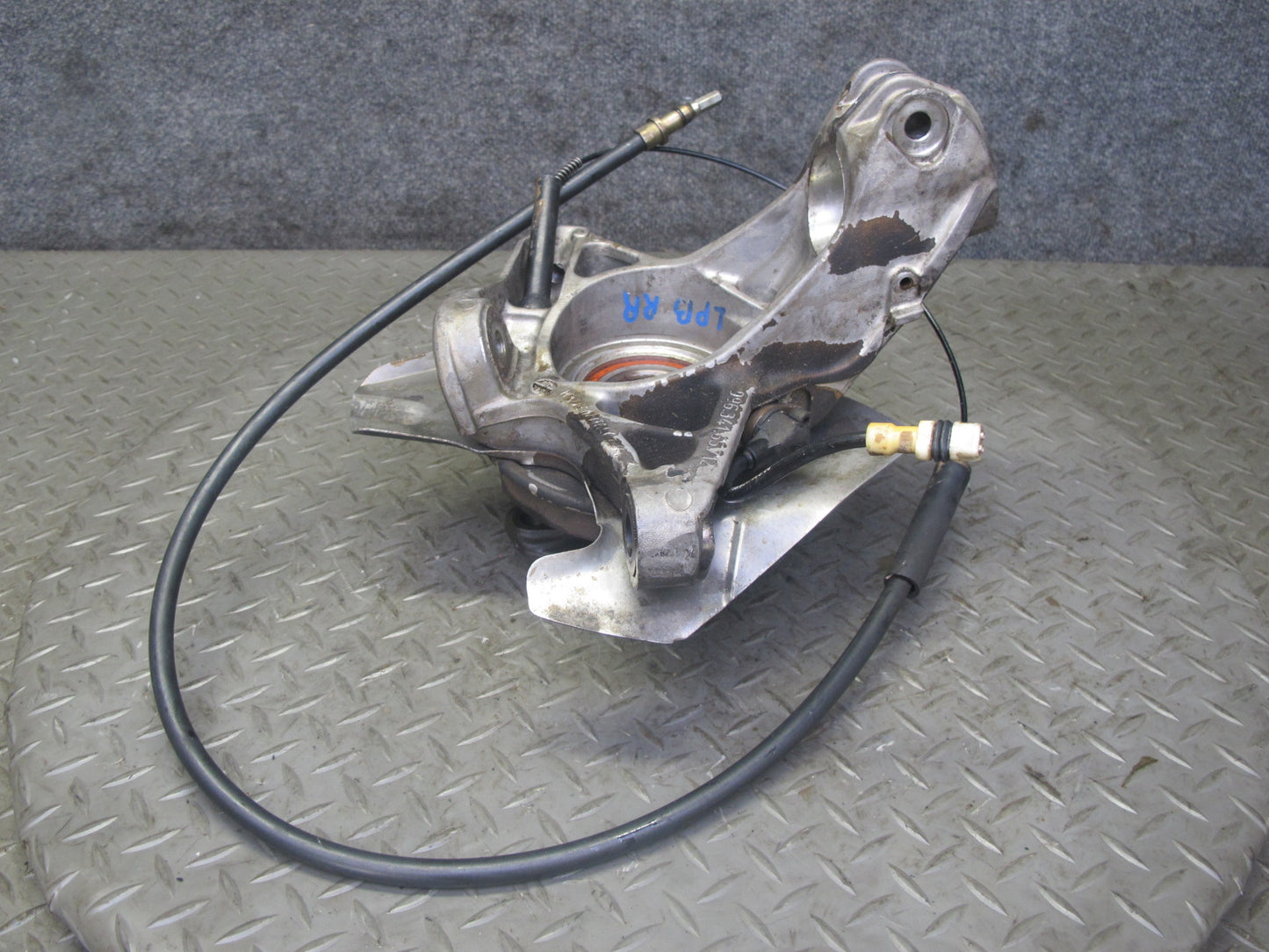 1997-2004 Porsche Boxster 986 Rear Right Side Spindle Knuckle Wheel Hub Bearing