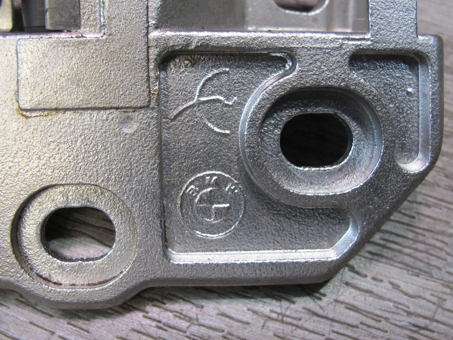 01-06 BMW E46 Convertible Set of 2 TOP Roof Lock Latch Striker Plate OEM