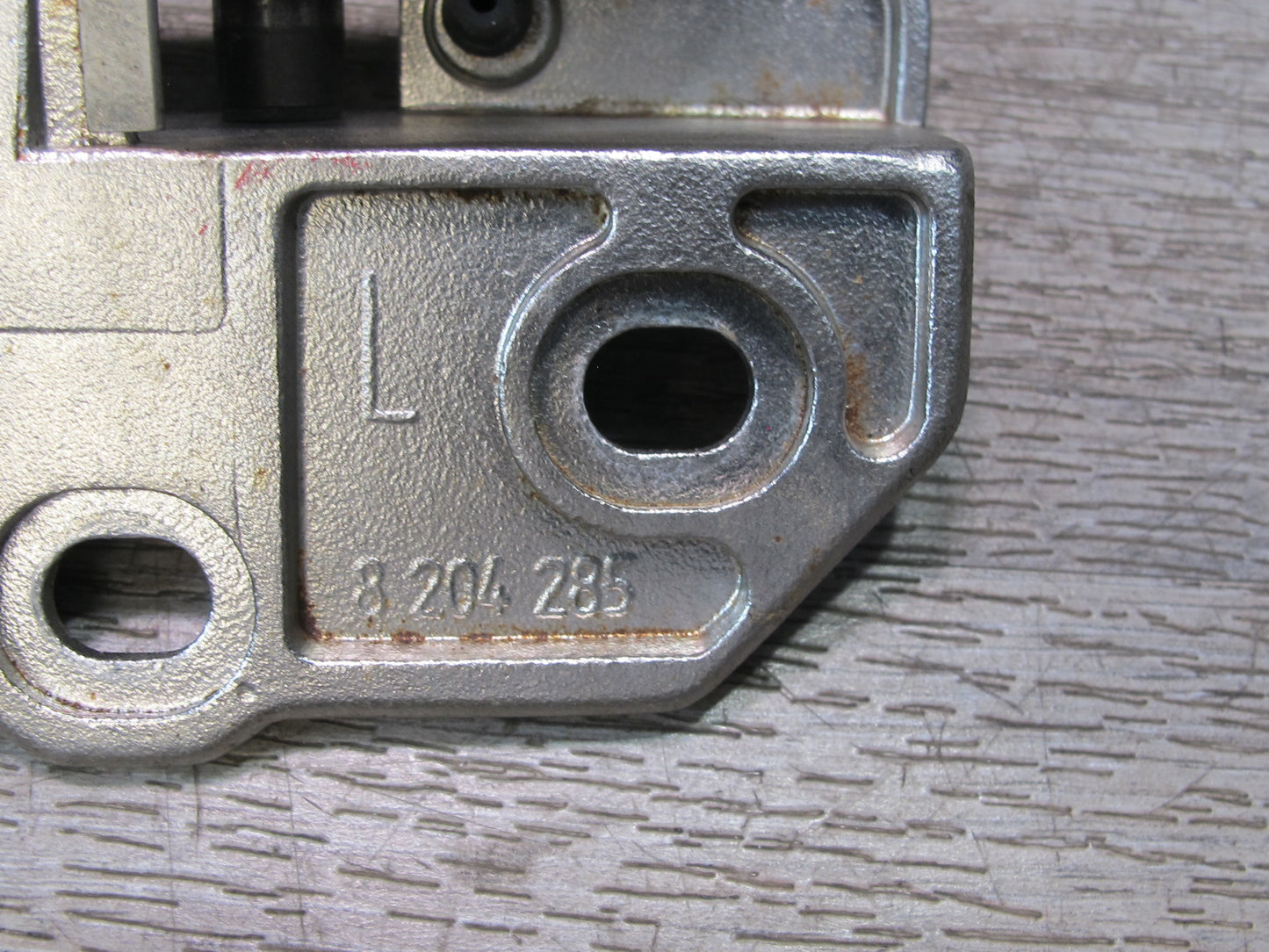 01-06 BMW E46 Convertible Set of 2 TOP Roof Lock Latch Striker Plate OEM