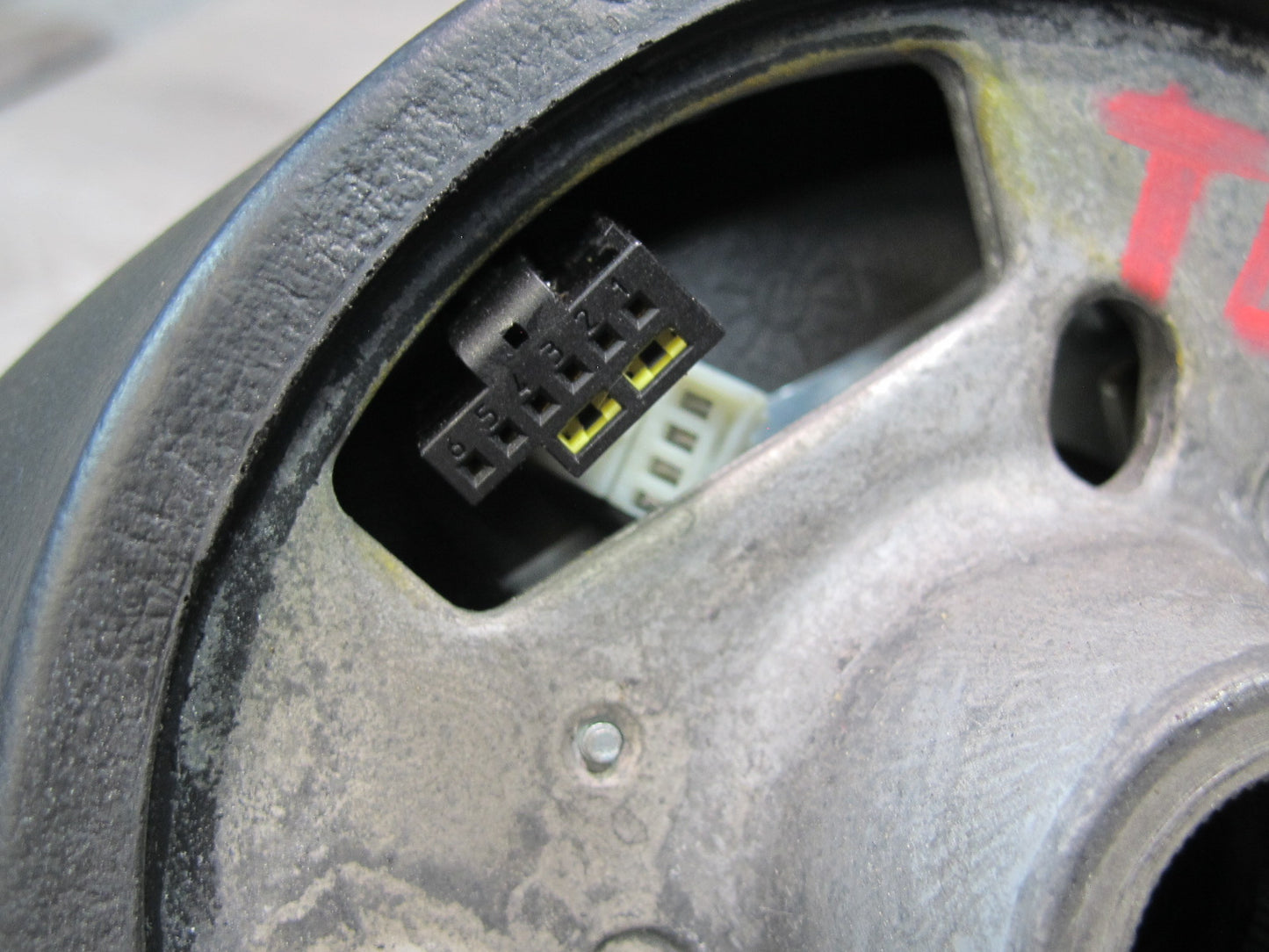 01-06 BMW E46 CONVERTIBLE FRONT LEFT DRIVER SIDE SPORT STEERING WHEEL W/ SRS AIRBAG OEM