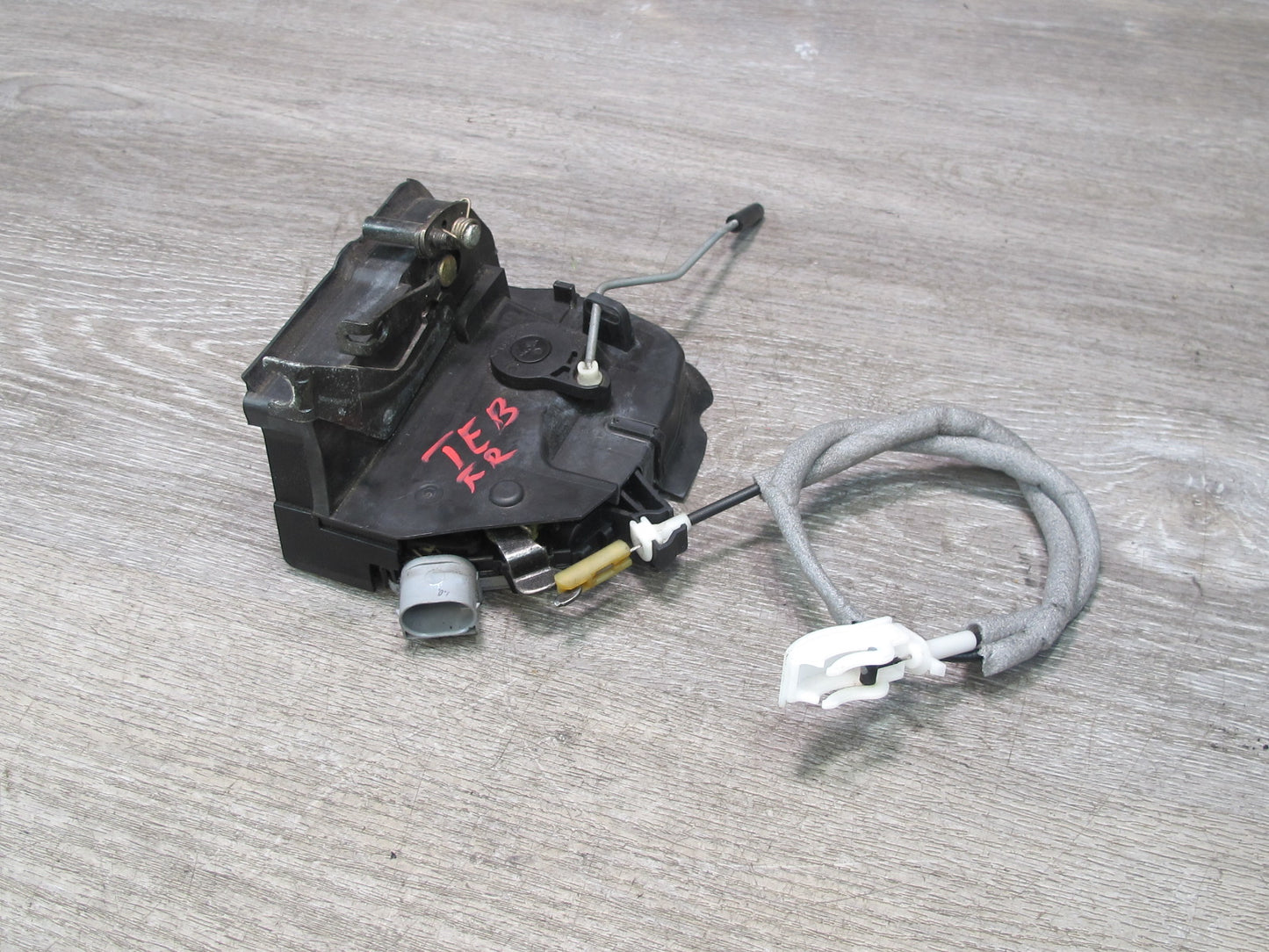 01-06 BMW E46 Coupe Convertible Right Passenger Door Lock Latch Actuator OEM