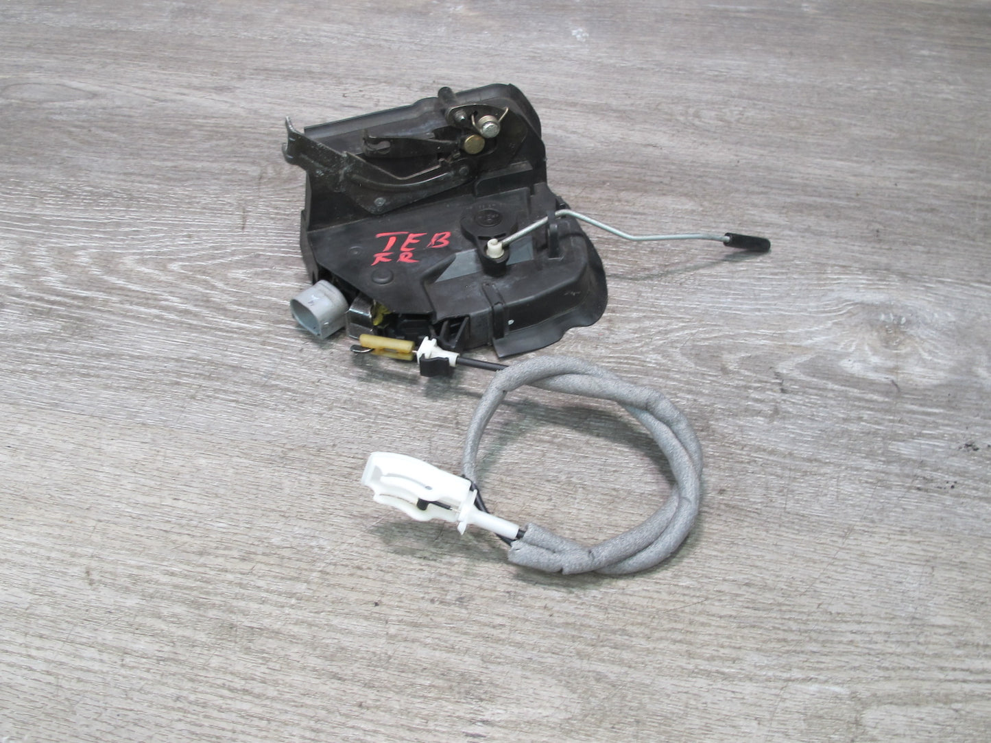 01-06 BMW E46 Coupe Convertible Right Passenger Door Lock Latch Actuator OEM