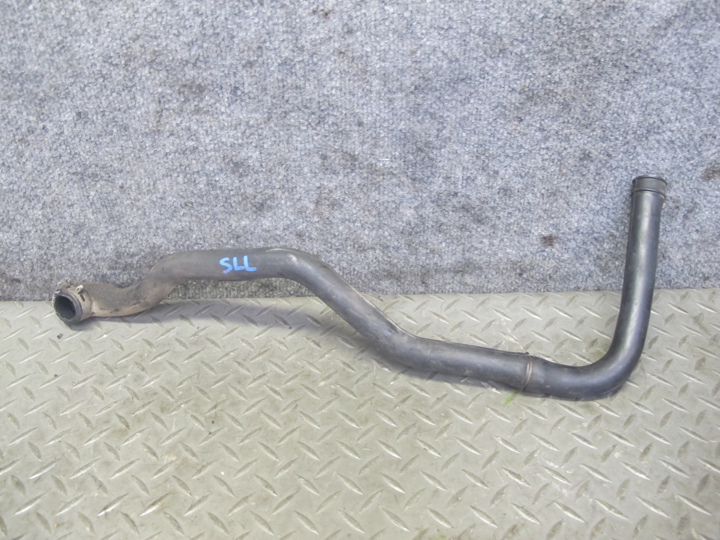 86-89 Mercedes R107 560SL Air Breather Hose Pipe 1160941182 OEM