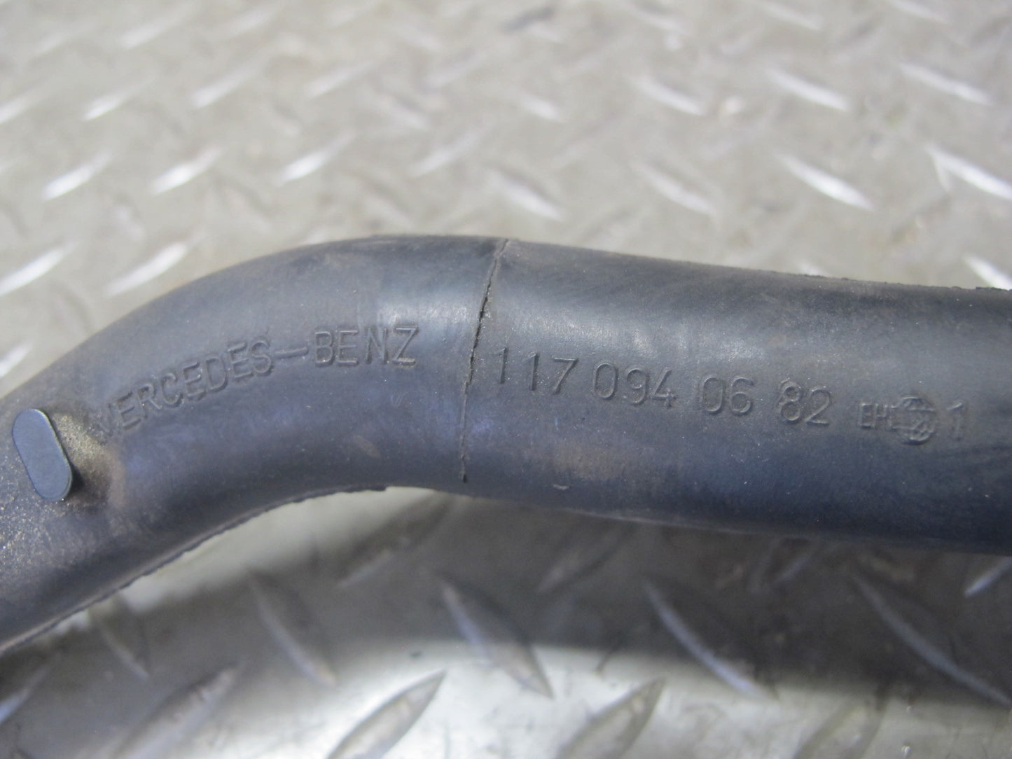 86-89 Mercedes R107 560SL Air Breather Hose Pipe 1160941182 OEM