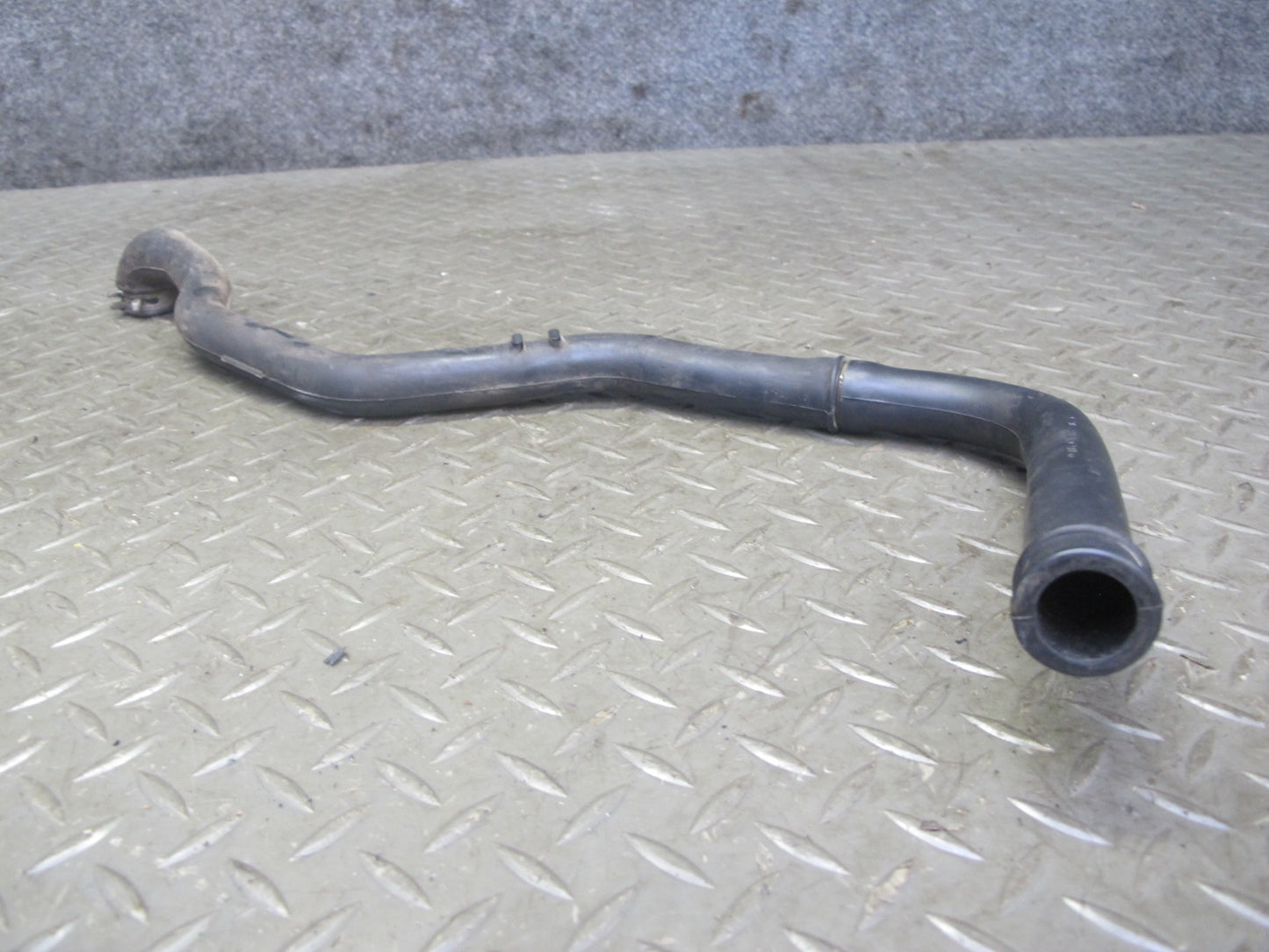 86-89 Mercedes R107 560SL Air Breather Hose Pipe 1160941182 OEM
