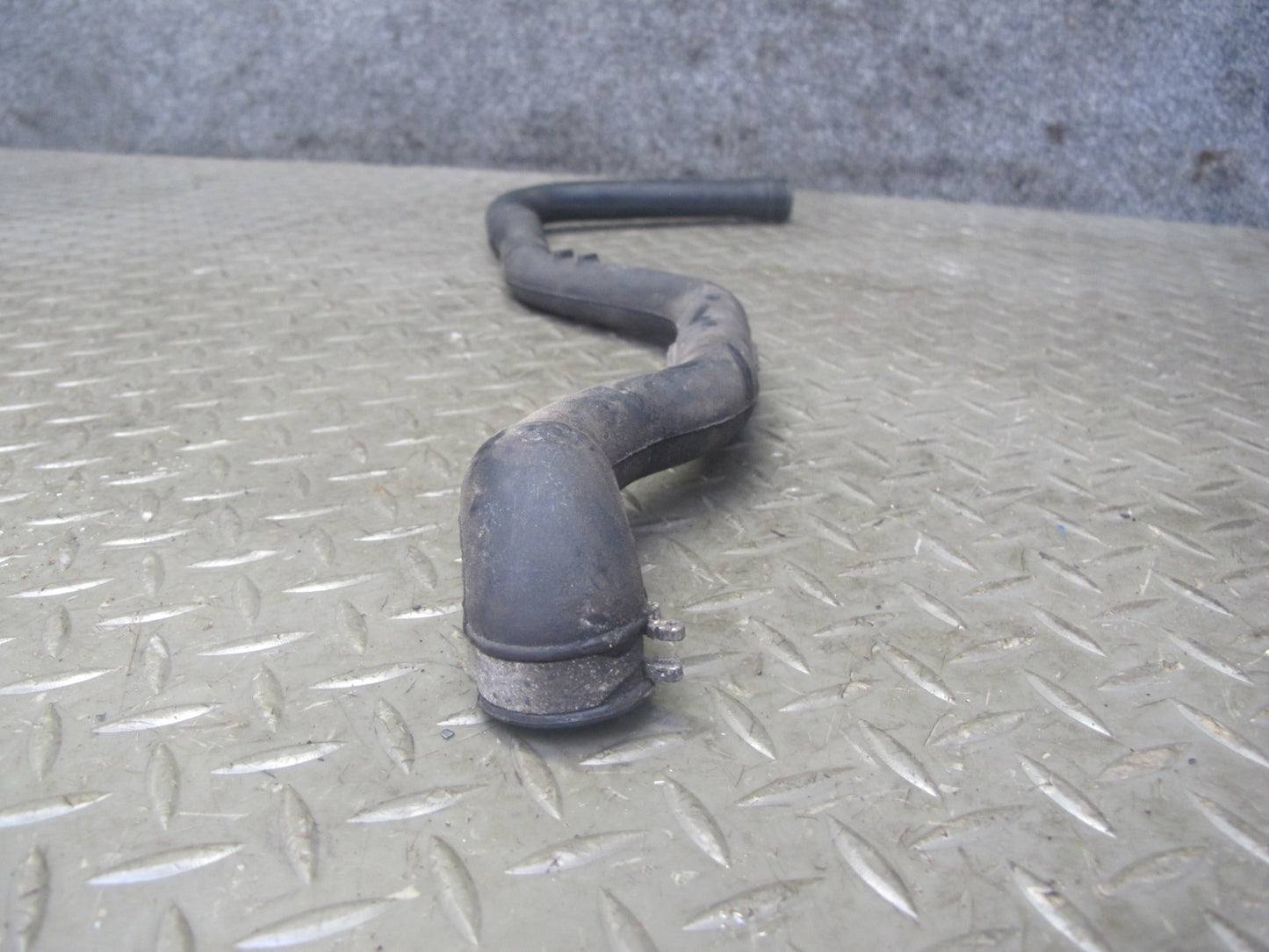 86-89 Mercedes R107 560SL Air Breather Hose Pipe 1160941182 OEM