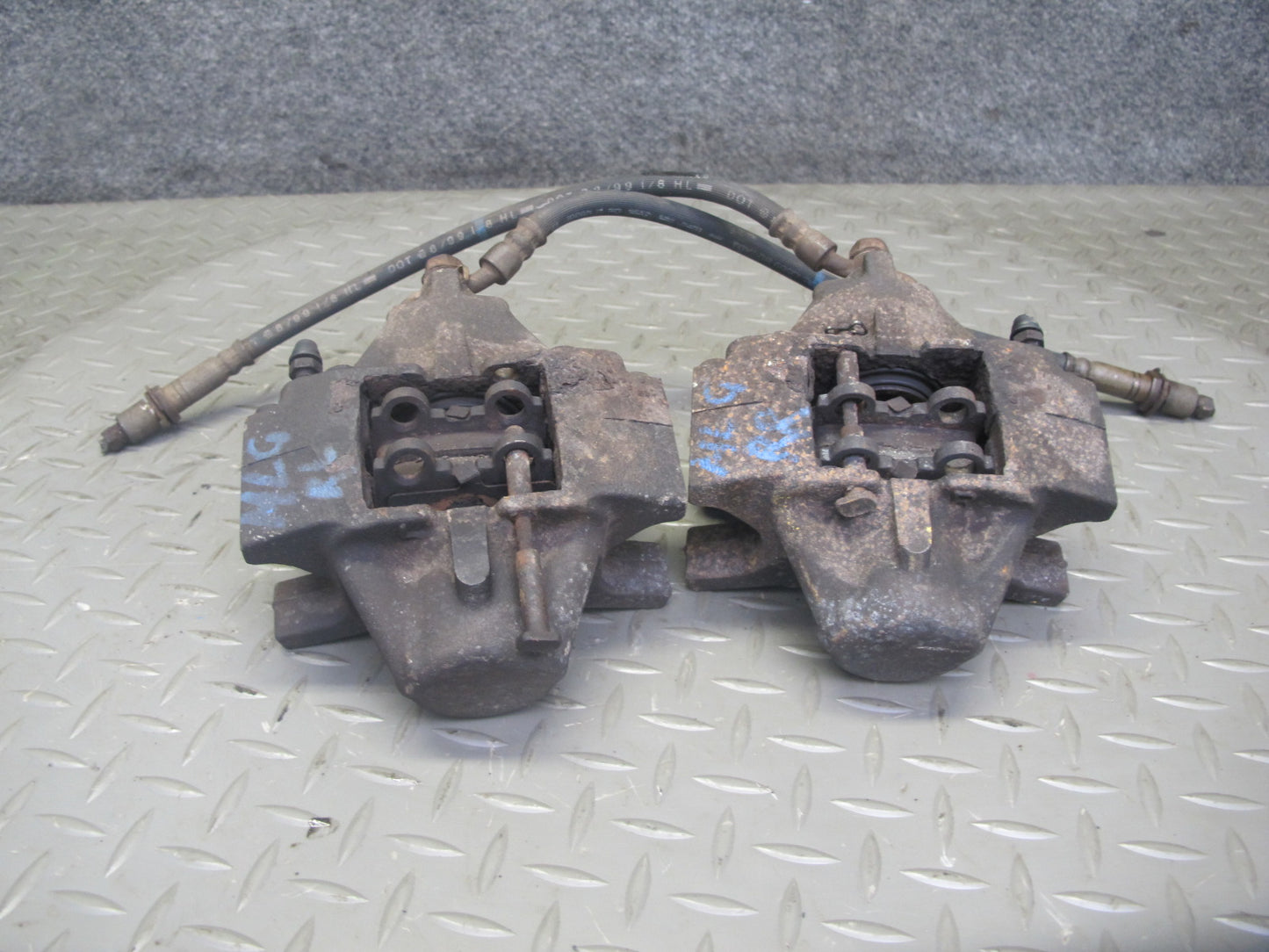 98-05 Lexus JZS160L GS400 GS430 GS300 Rear Left & Right Brake Caliper Set OEM