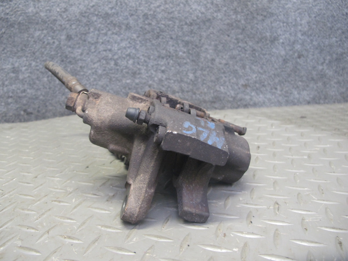 98-05 Lexus JZS160L GS400 GS430 GS300 Rear Left & Right Brake Caliper Set OEM