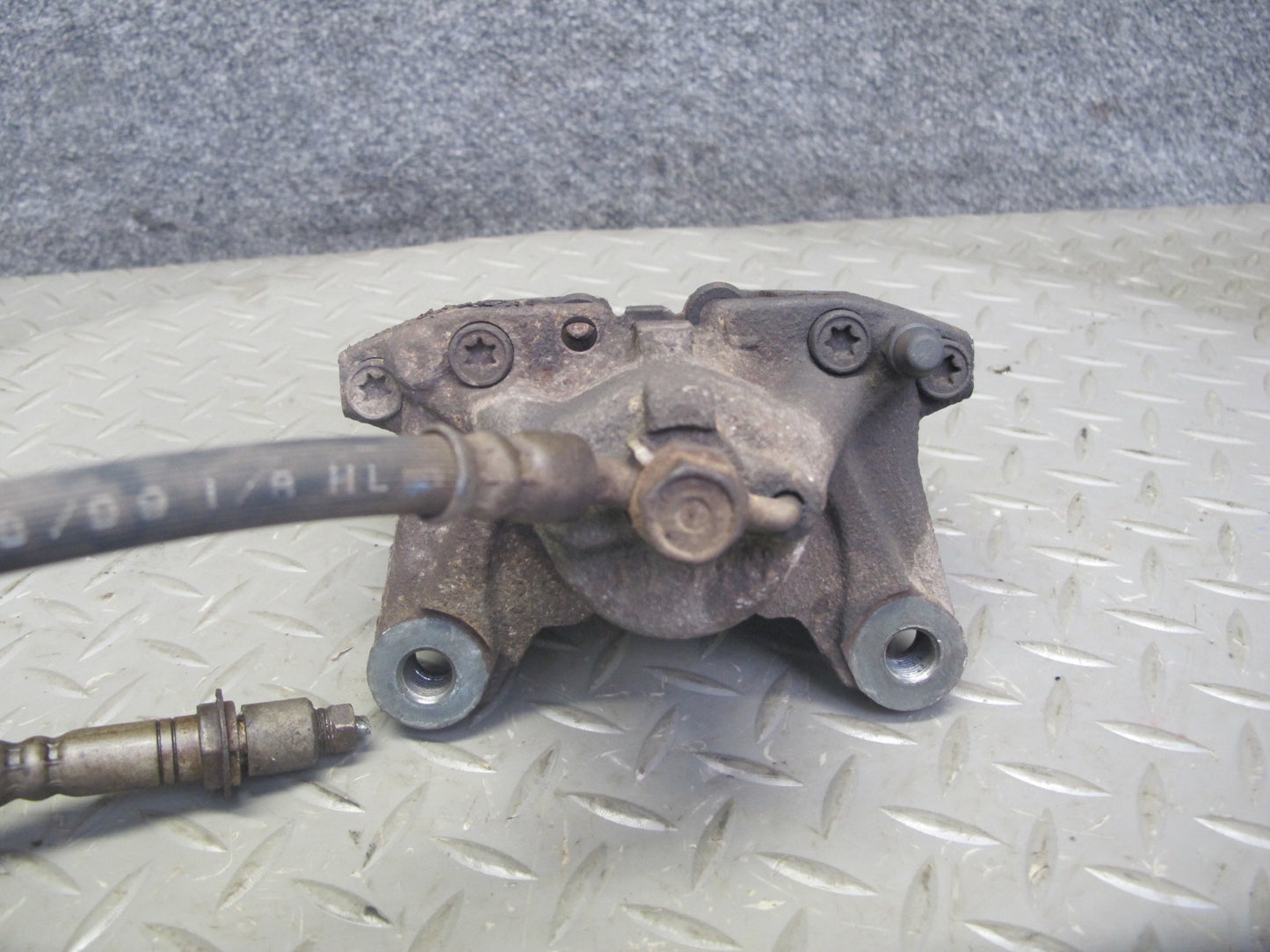98-05 Lexus JZS160L GS400 GS430 GS300 Rear Left & Right Brake Caliper Set OEM