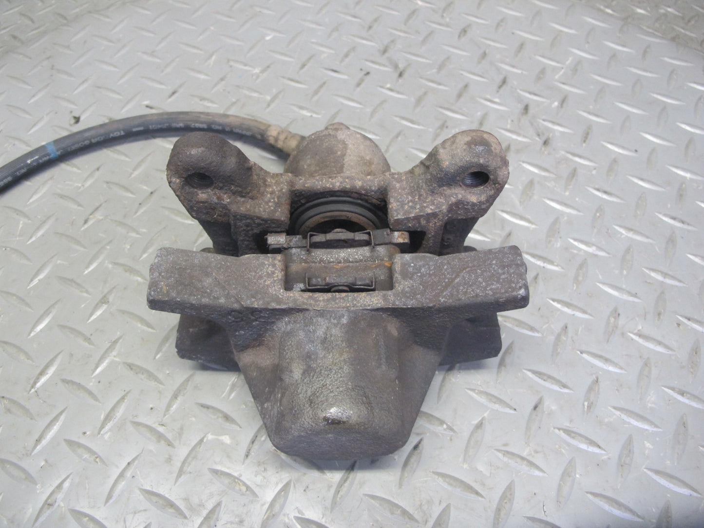 98-05 Lexus JZS160L GS400 GS430 GS300 Rear Left & Right Brake Caliper Set OEM