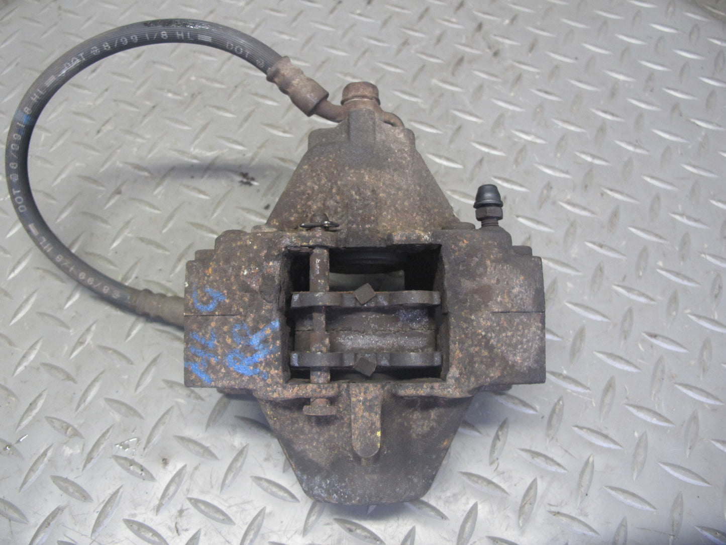 98-05 Lexus JZS160L GS400 GS430 GS300 Rear Left & Right Brake Caliper Set OEM