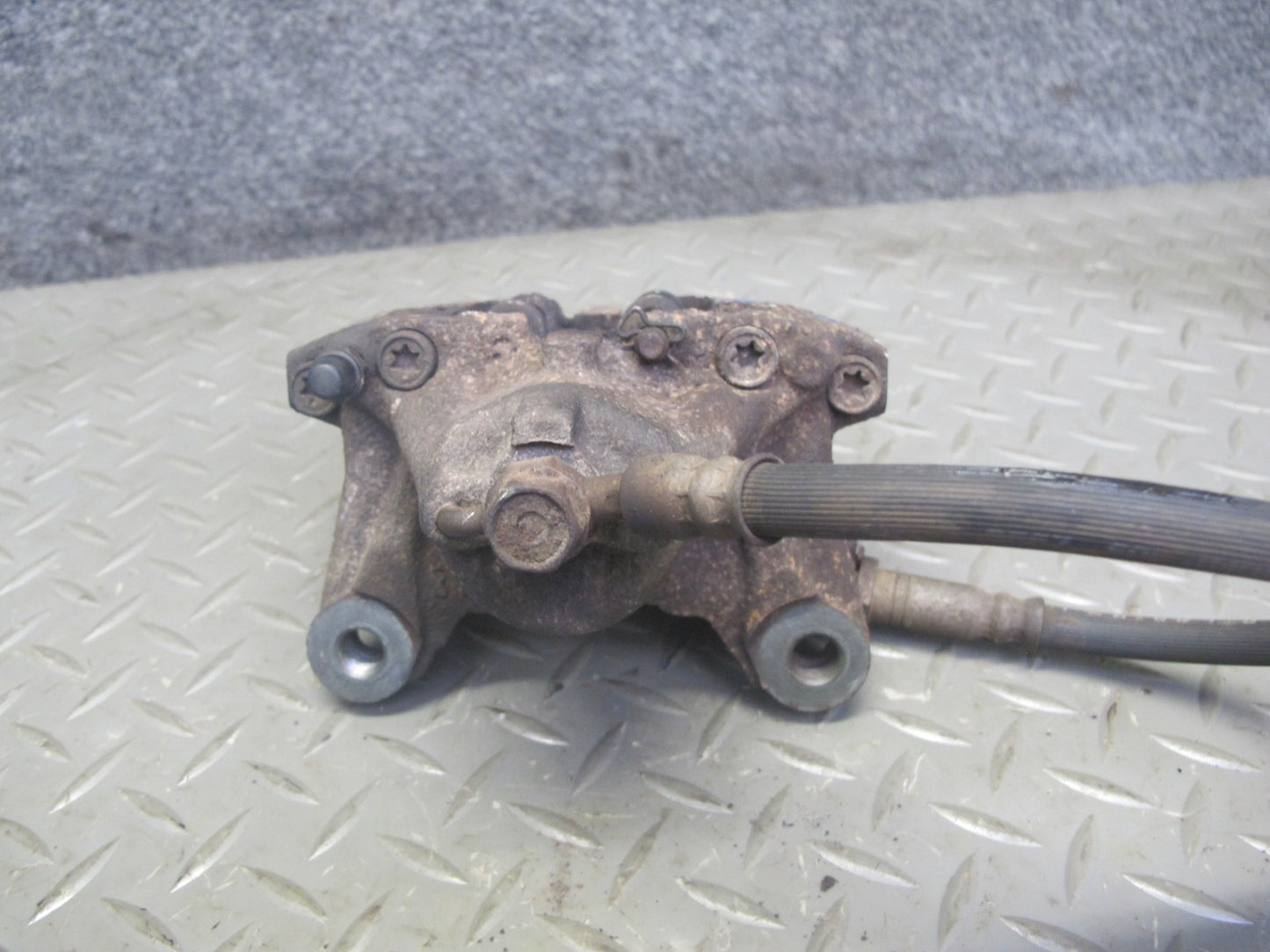 98-05 Lexus JZS160L GS400 GS430 GS300 Rear Left & Right Brake Caliper Set OEM