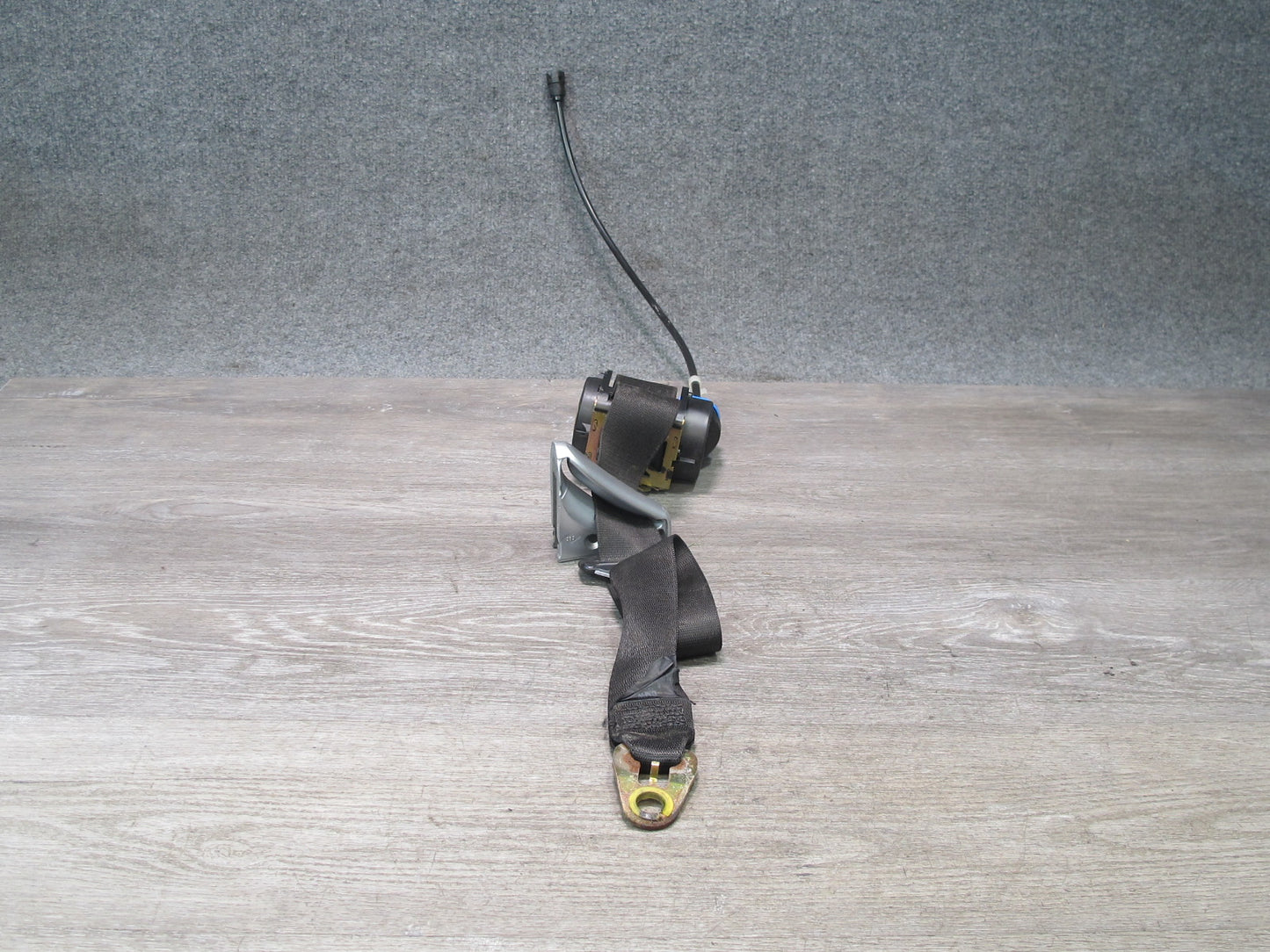 01-06 BMW E46 CONVERTIBLE FRONT RIGHT & LEFT SIDE SEATBELT RETRACTOR SET OEM