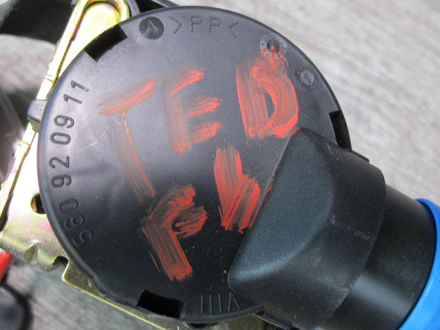 01-06 BMW E46 CONVERTIBLE FRONT RIGHT & LEFT SIDE SEATBELT RETRACTOR SET OEM