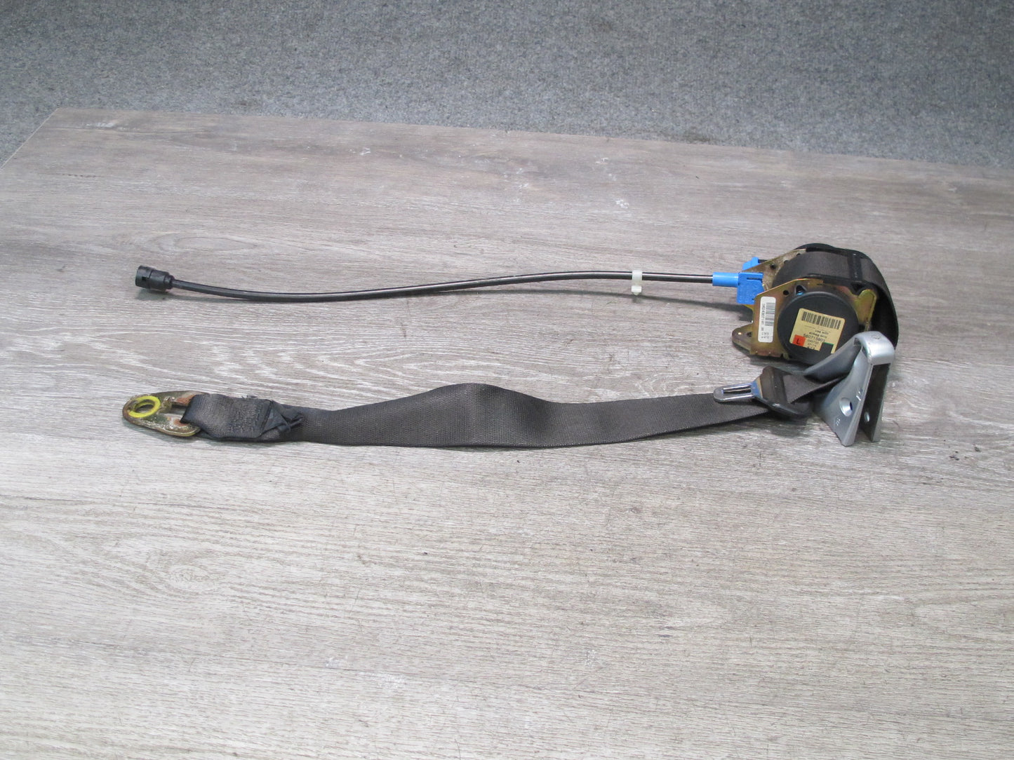 01-06 BMW E46 CONVERTIBLE FRONT RIGHT & LEFT SIDE SEATBELT RETRACTOR SET OEM