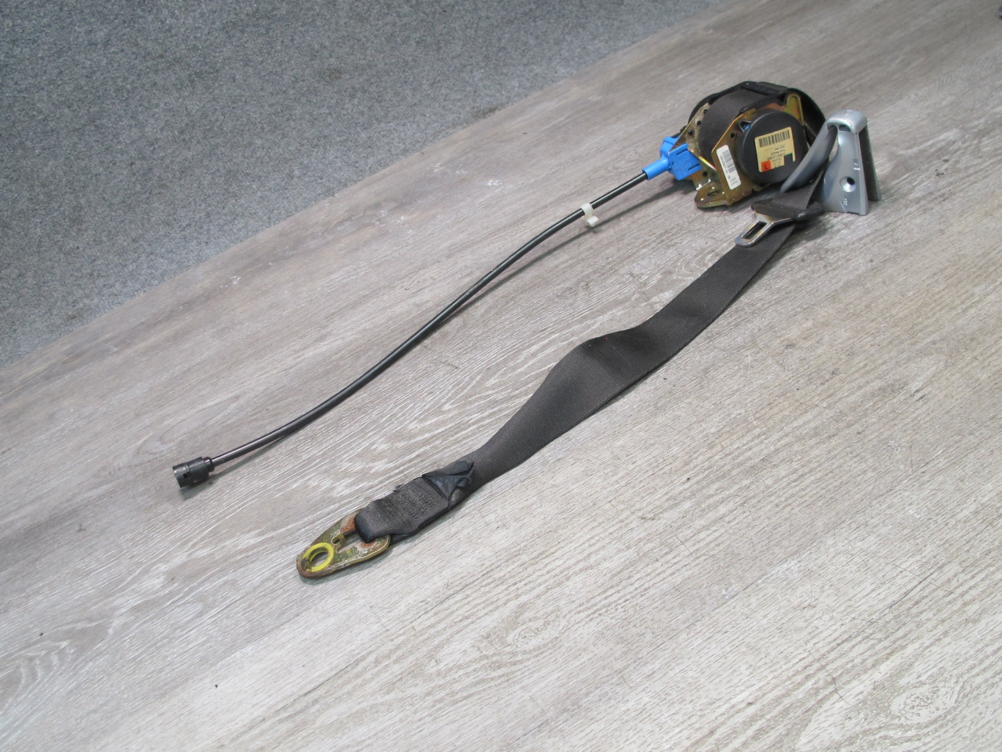 01-06 BMW E46 CONVERTIBLE FRONT RIGHT & LEFT SIDE SEATBELT RETRACTOR SET OEM