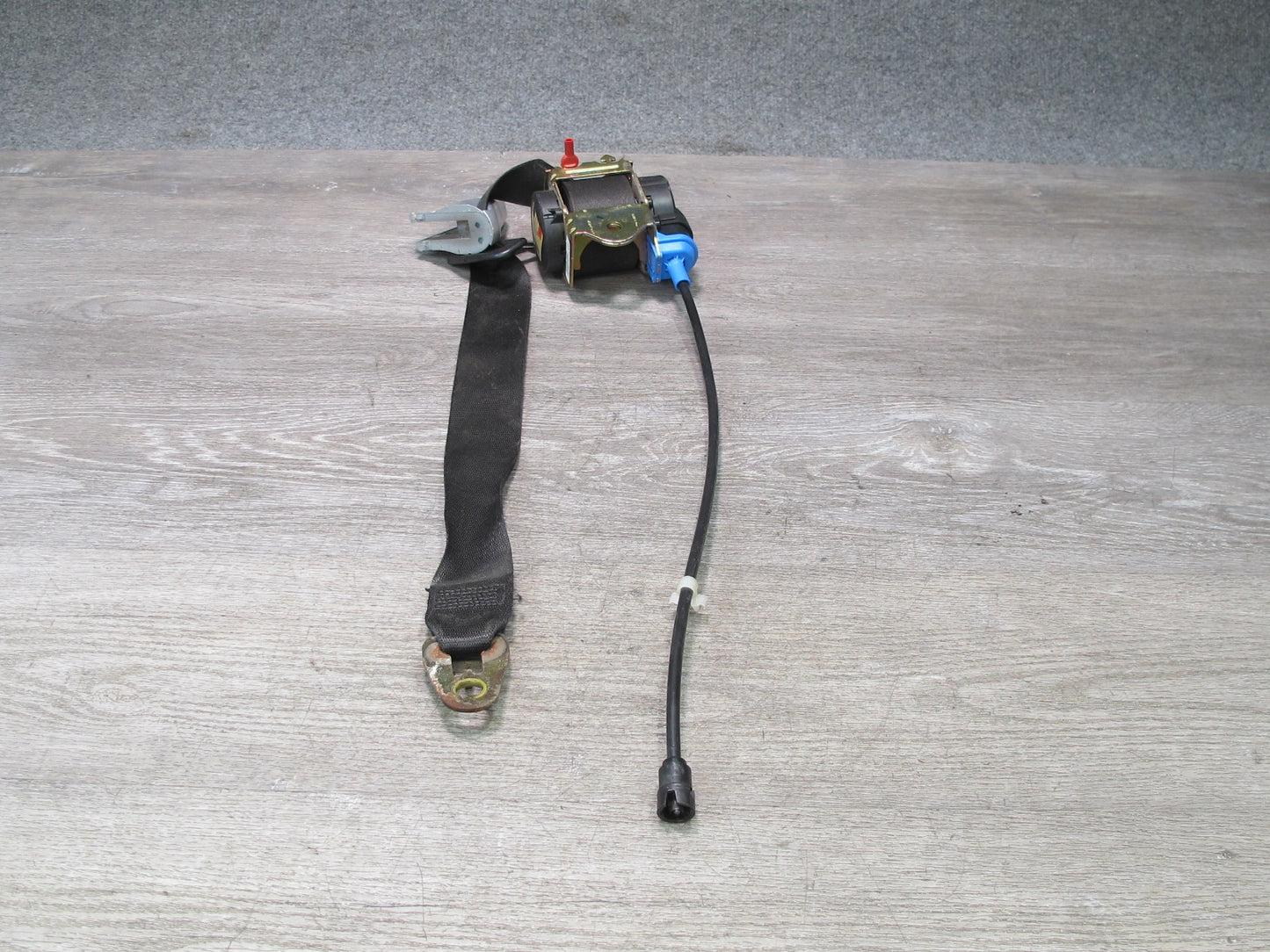 01-06 BMW E46 CONVERTIBLE FRONT RIGHT & LEFT SIDE SEATBELT RETRACTOR SET OEM