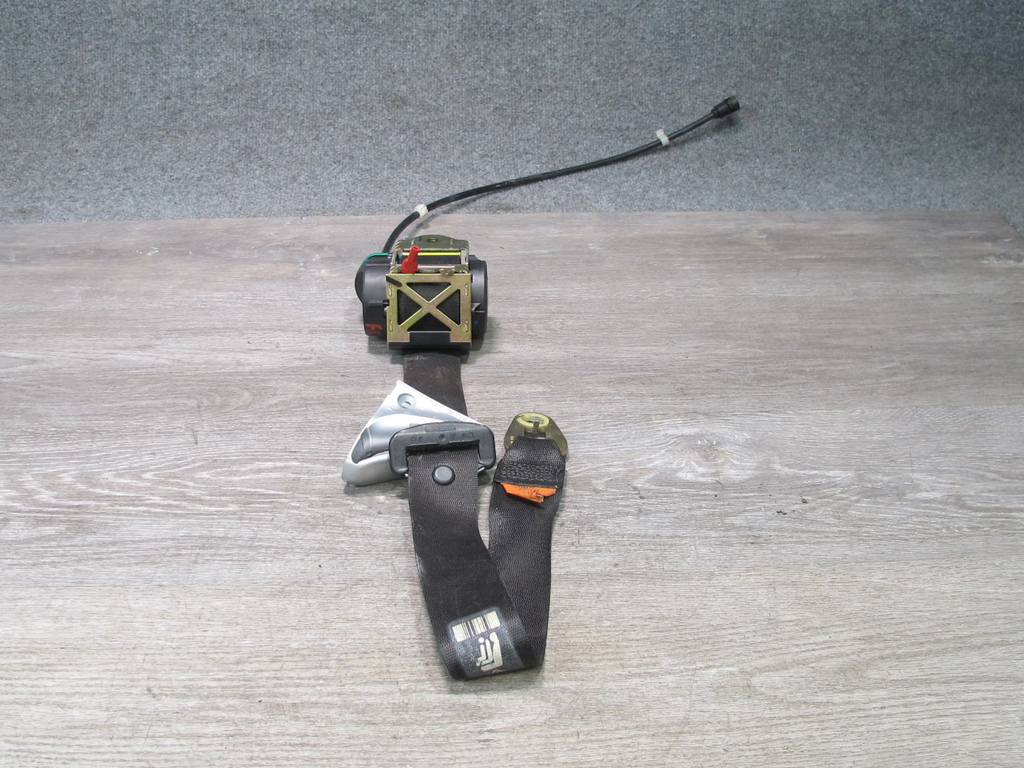 01-06 BMW E46 CONVERTIBLE FRONT RIGHT & LEFT SIDE SEATBELT RETRACTOR SET OEM