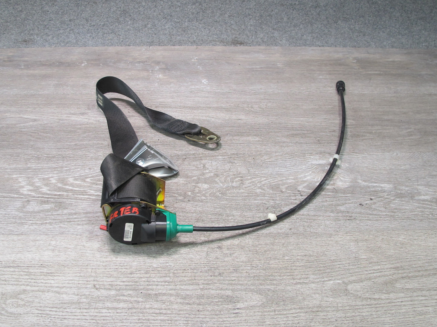 01-06 BMW E46 CONVERTIBLE FRONT RIGHT & LEFT SIDE SEATBELT RETRACTOR SET OEM