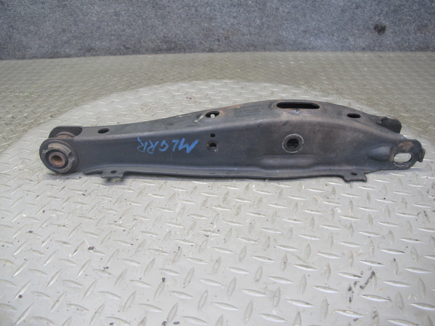 98-05 Lexus JZS160 GS400 GS430 GS300 Rear Left & Right Lower Control Arm Set OEM