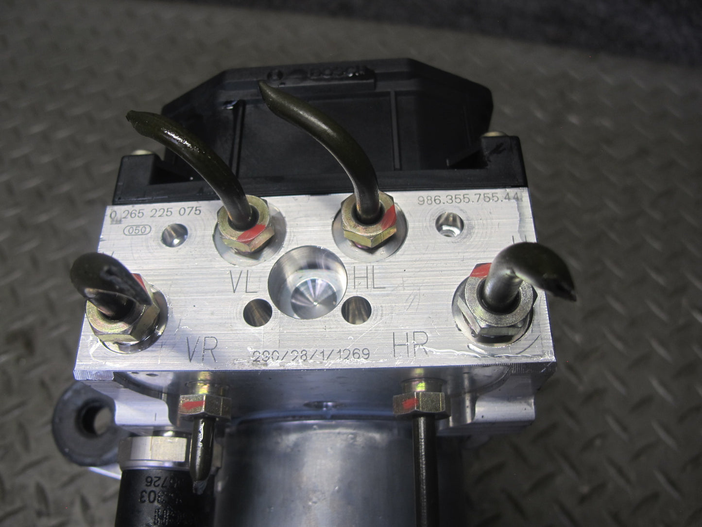 2003-04 Porsche Boxster 986 ABS Anti Lock Brake Pump PSM Actuator Control Module