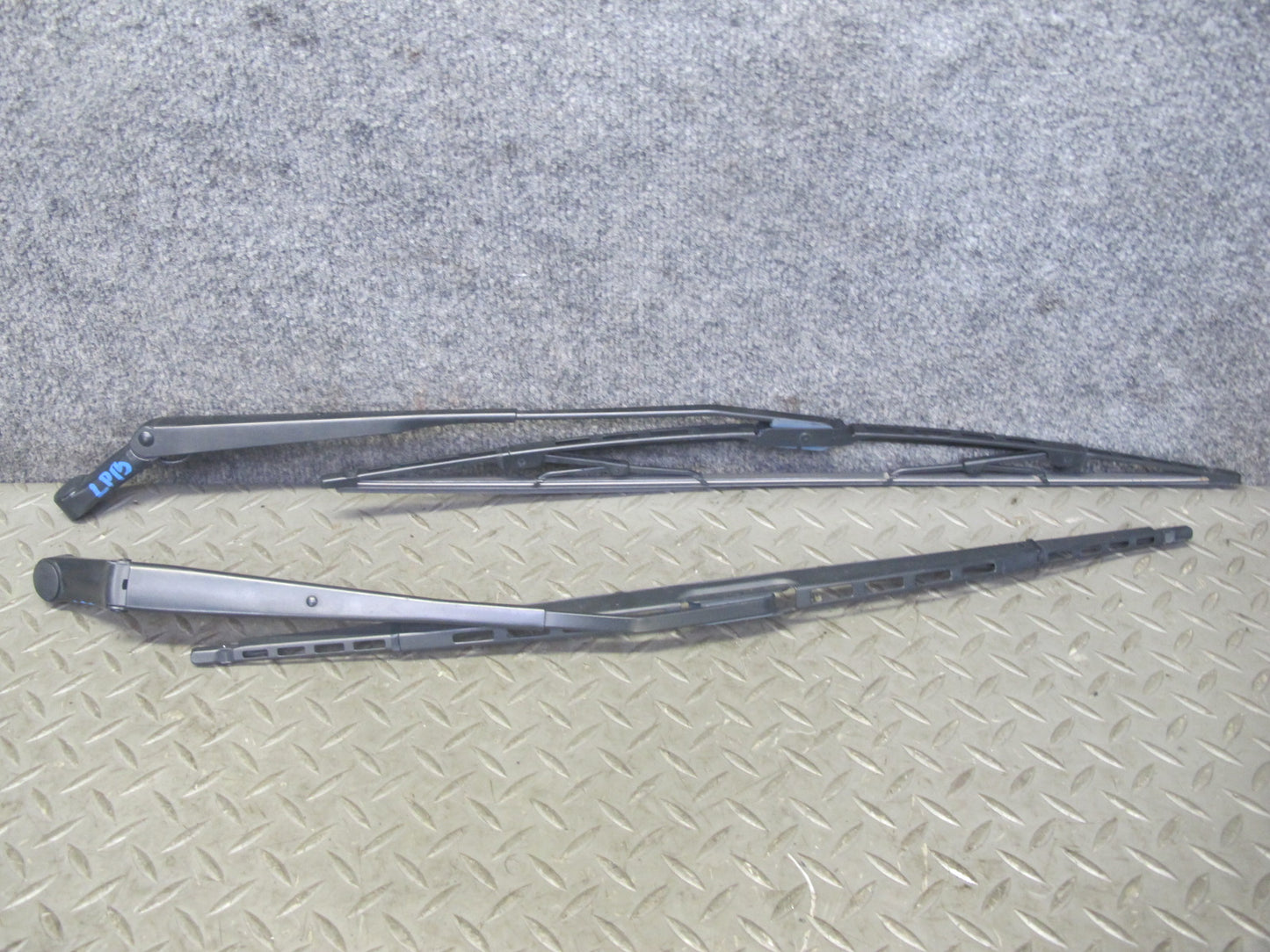 1997-2004 Porsche Boxster 986 Front Left & Right Side Windshield Wiper Arm Set