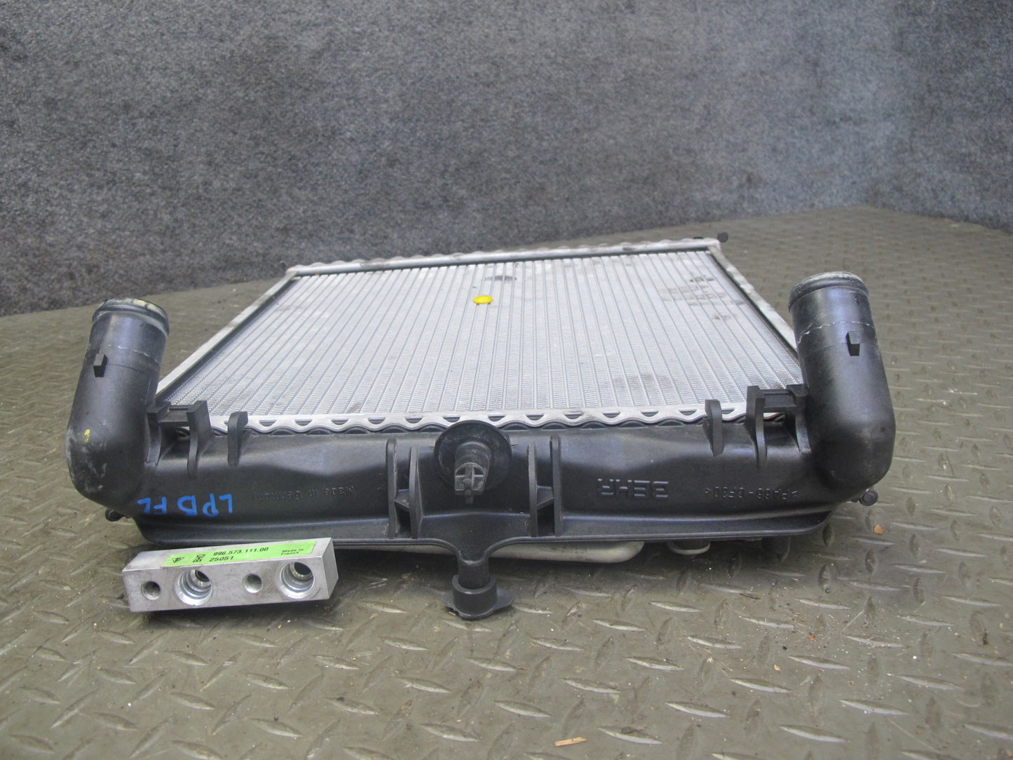 1997-2004 Porsche Boxster 986 Left Side Engine Radiator Fan Condenser Assembly