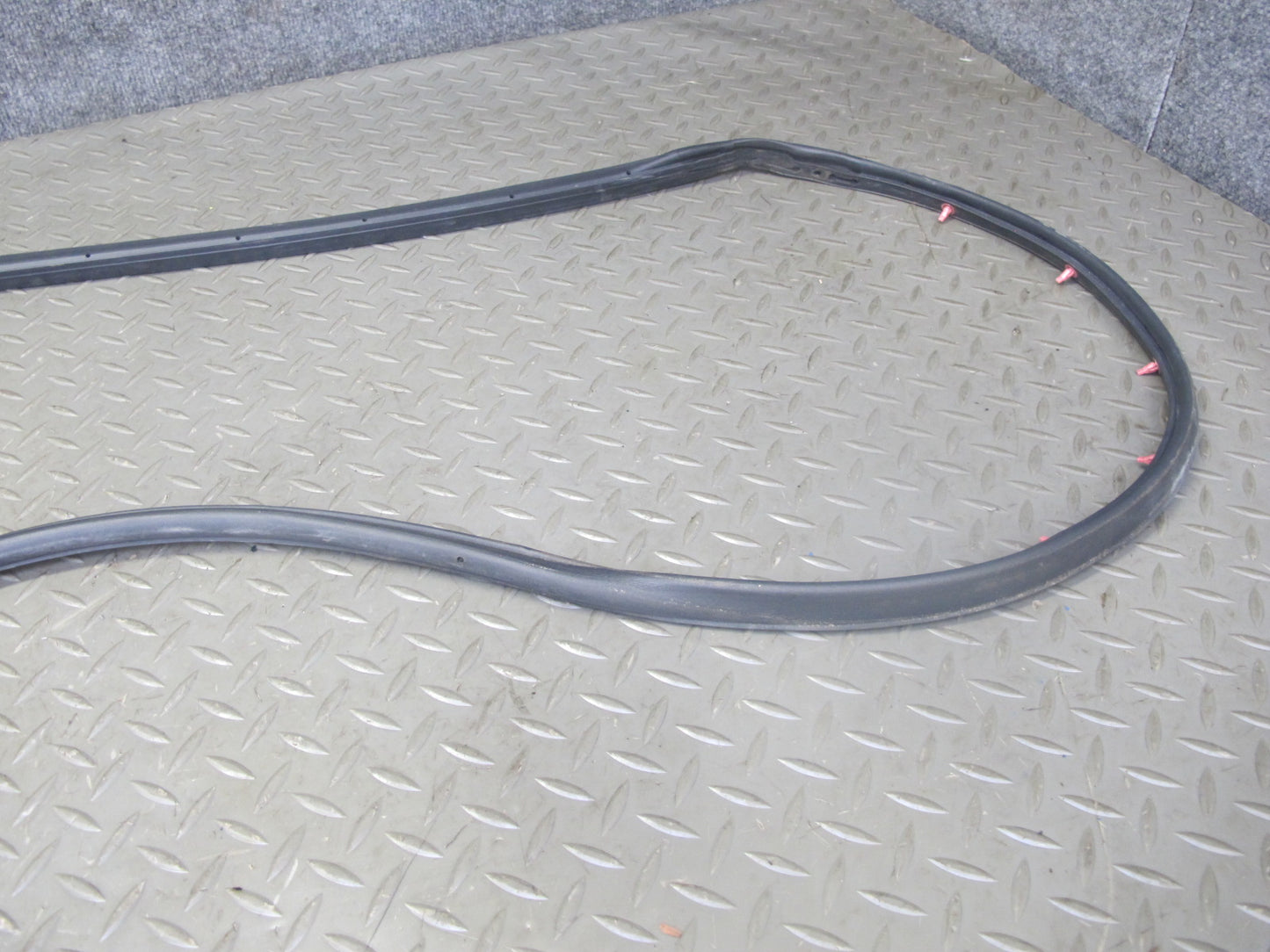 2003-2007 Lexus LX470 Front Left Door Weatherstrip Rubber Seal Gasket