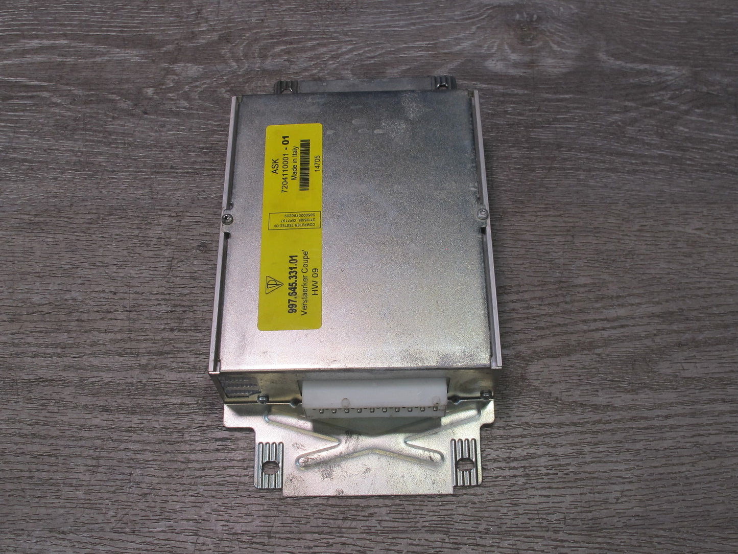2005-2008 Porsche 911 997 Radio Amplifier AMP 99764533101
