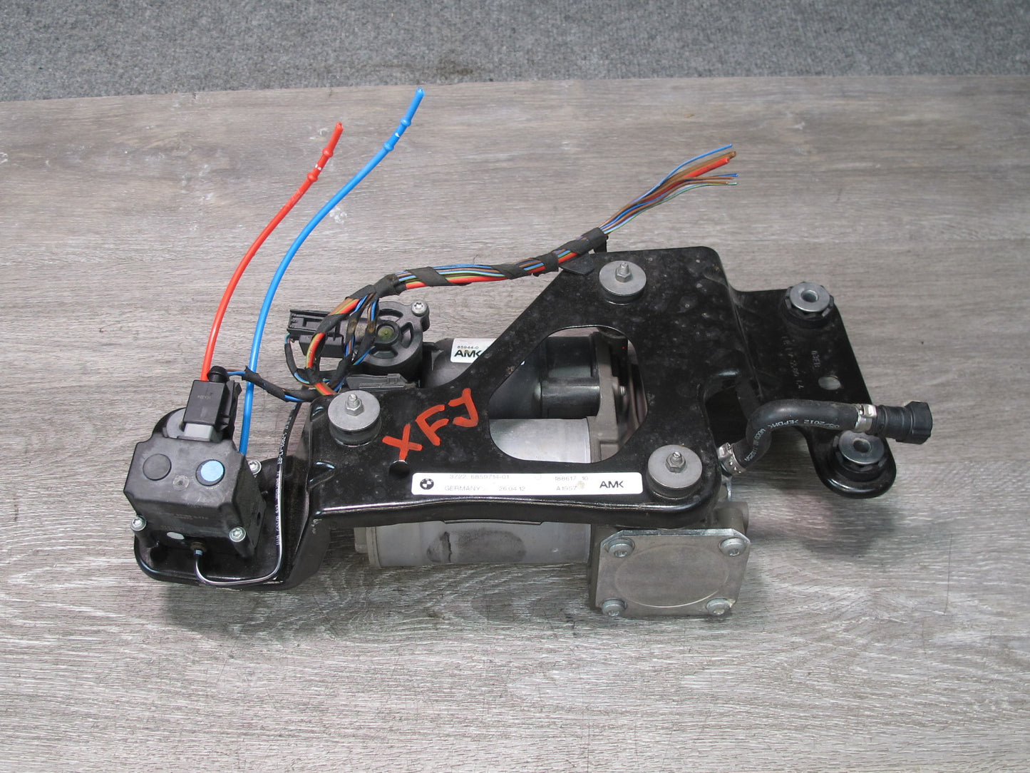 2007-2013 BMW E70 E71 E72 Air Suspension Compressor Pump Motor 6859714
